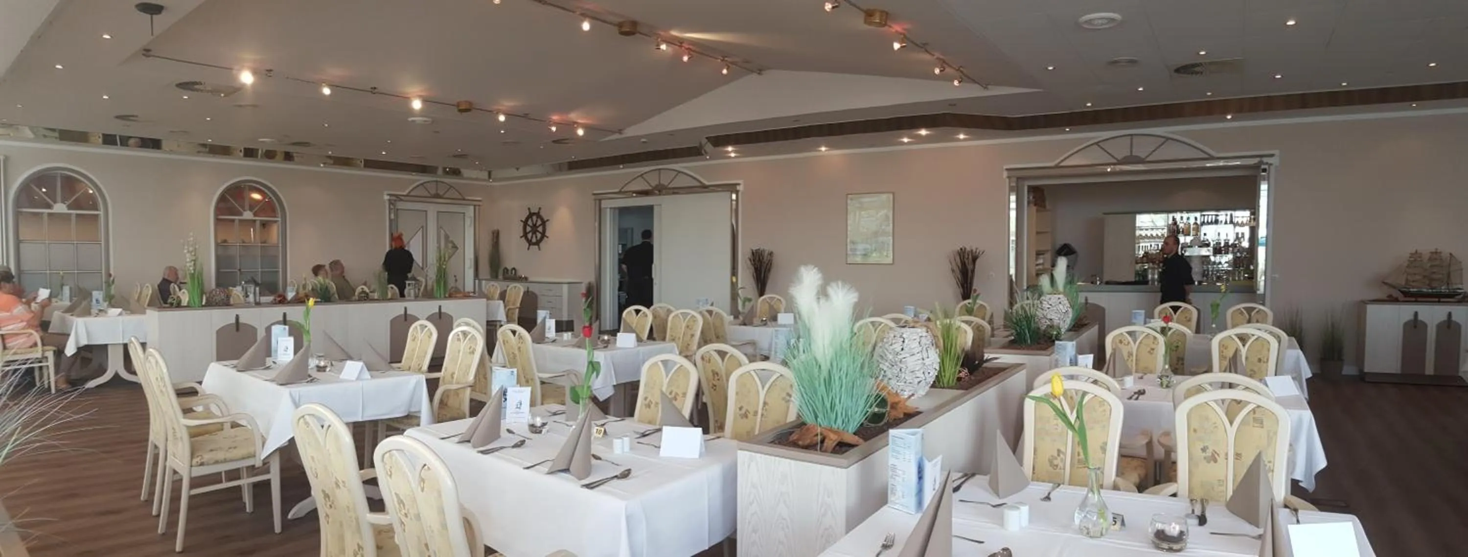 Restaurant/places to eat in R&R Hotel Störtebeker