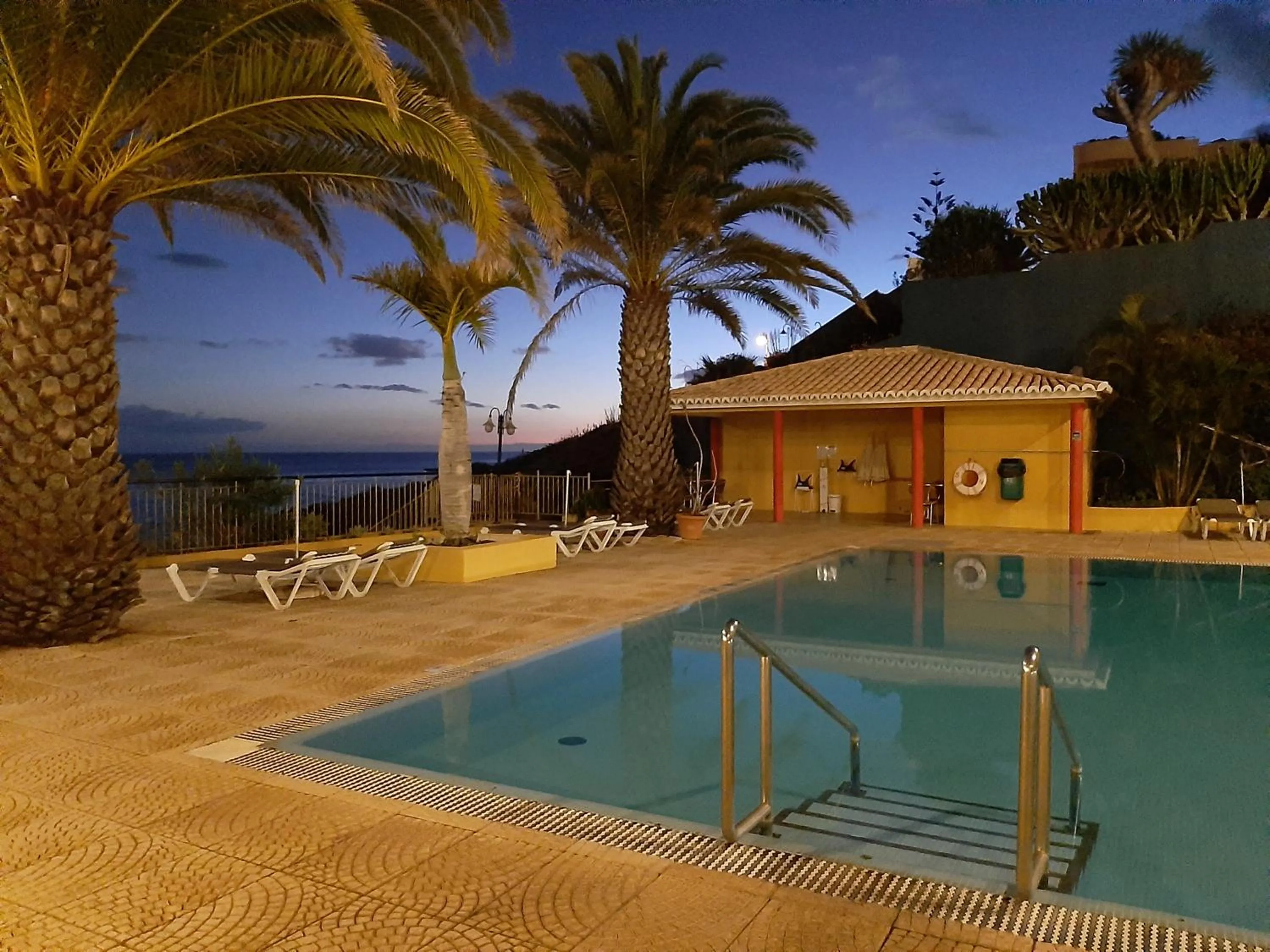 Swimming pool in Hotel Cais da Oliveira