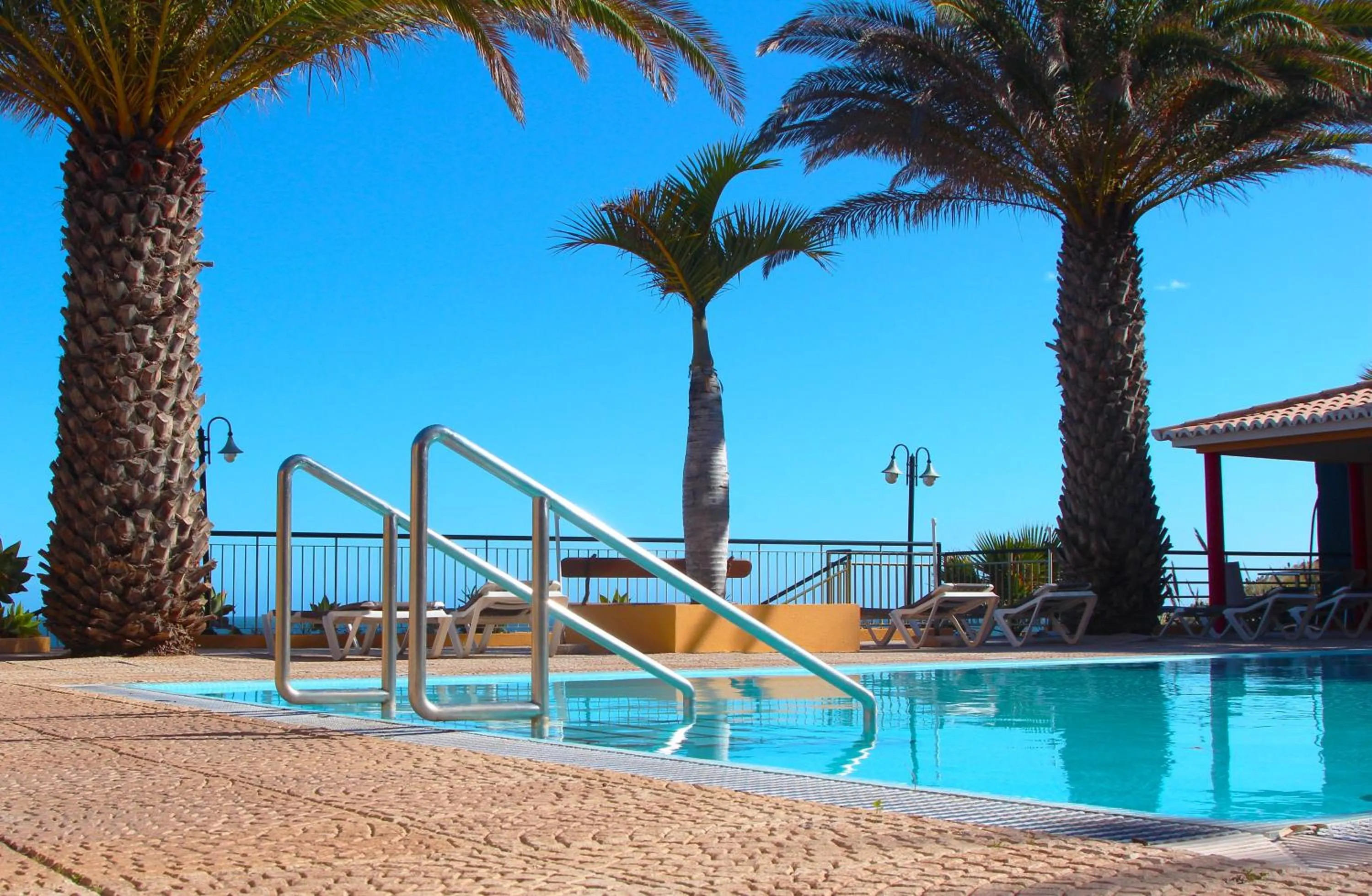 Swimming pool in Hotel Cais da Oliveira