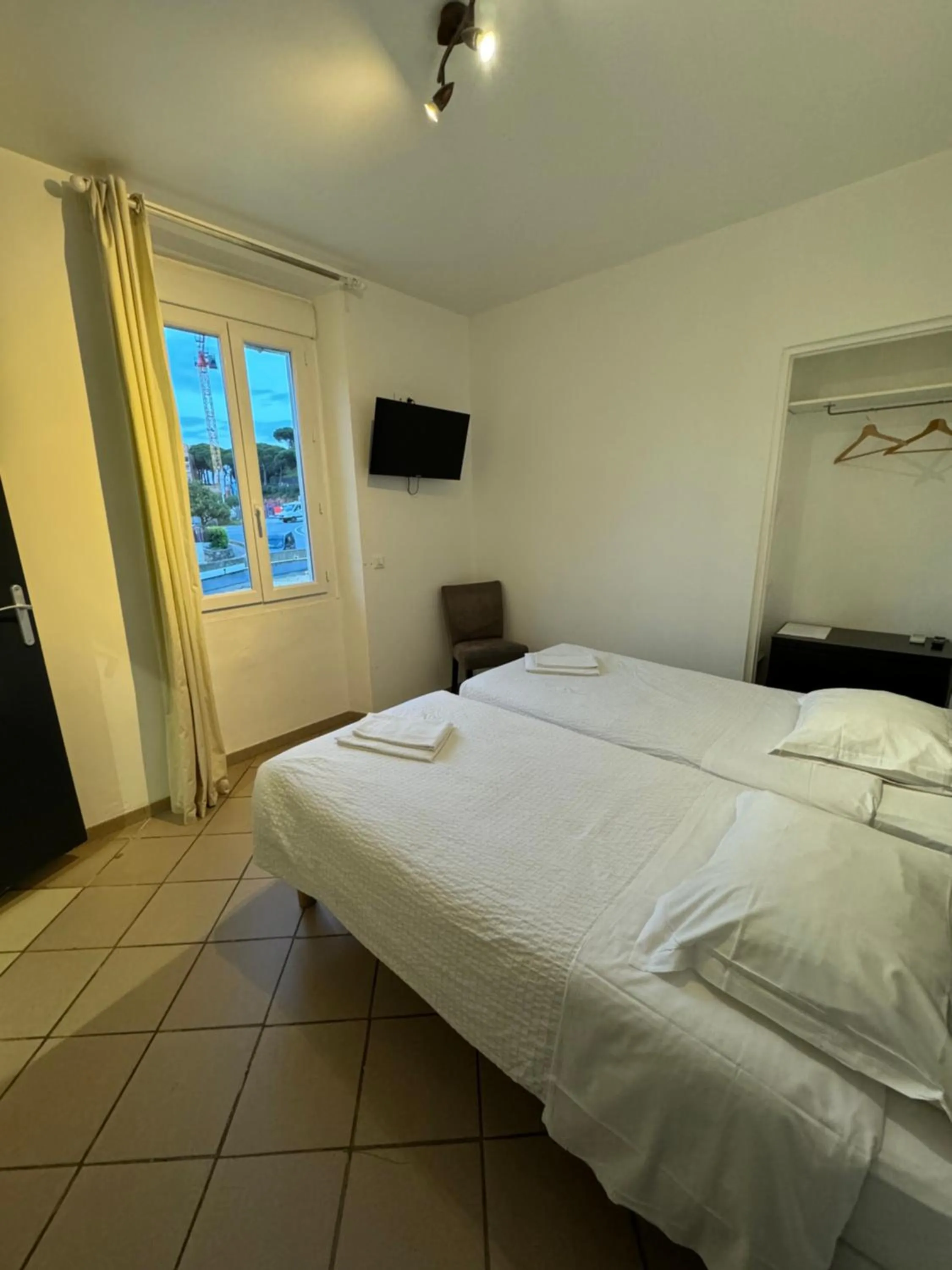 Bed in Hotel La Cigale