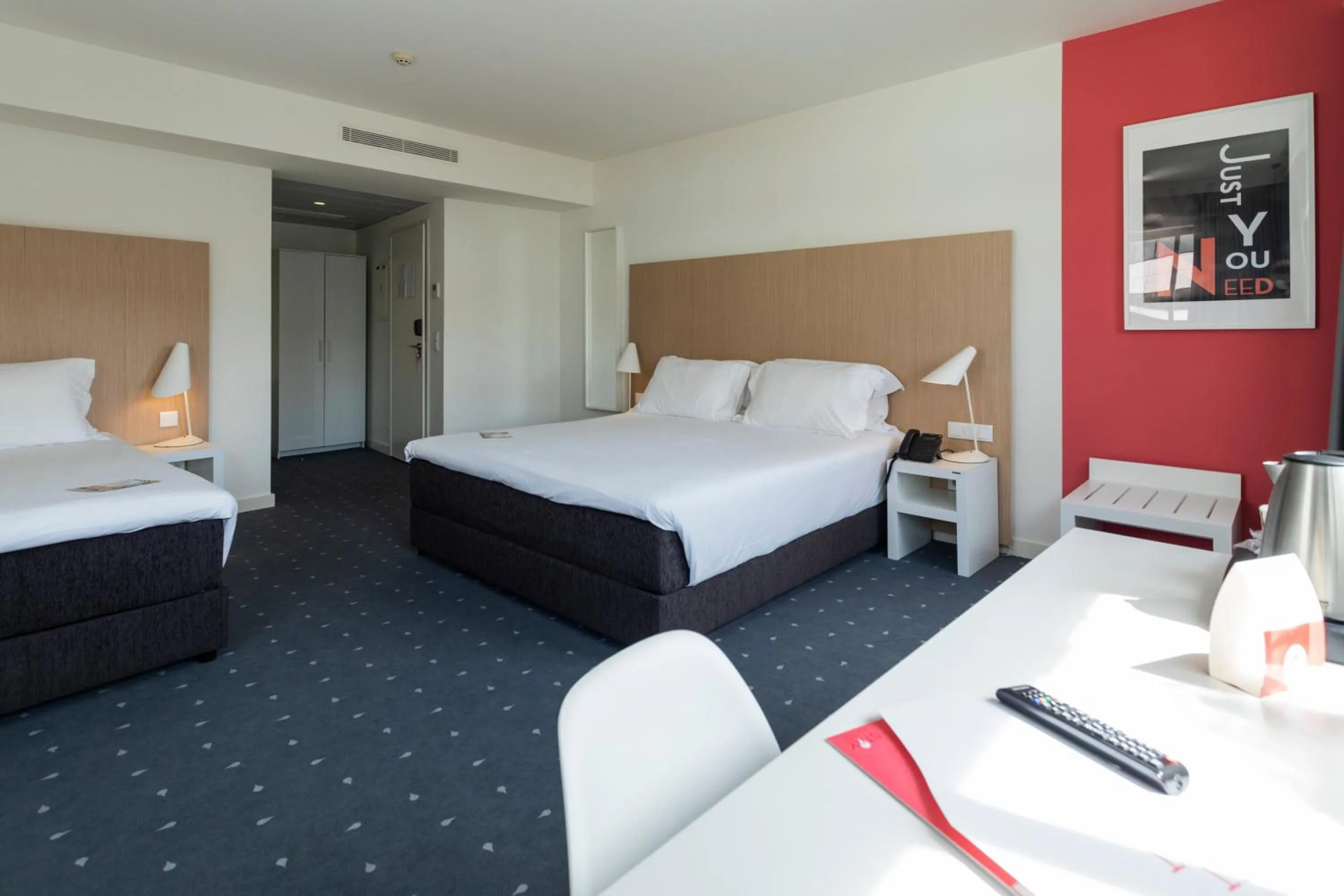 Bedroom, Bed in Stay Hotel Coimbra Centro