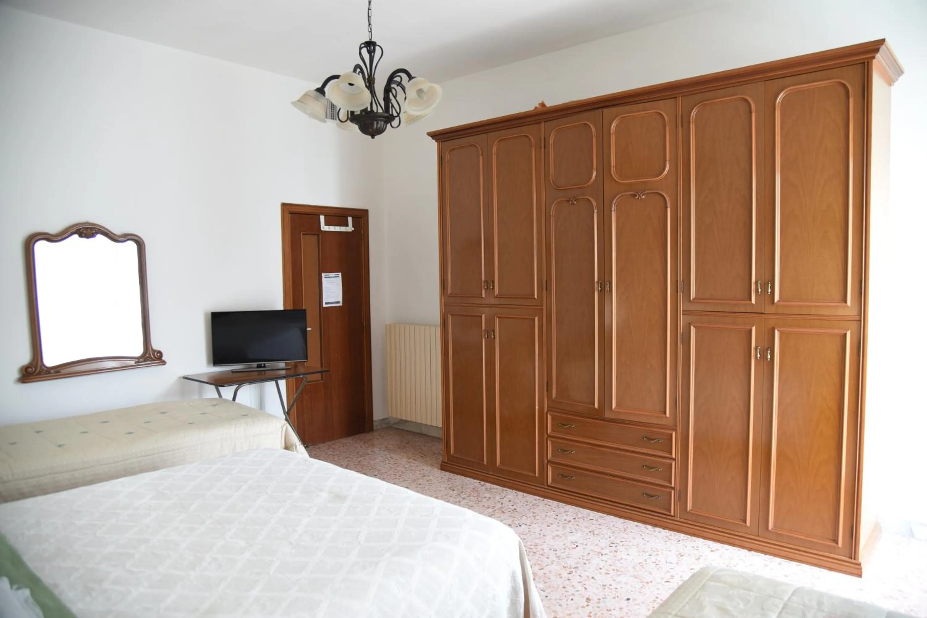 Katospedi house