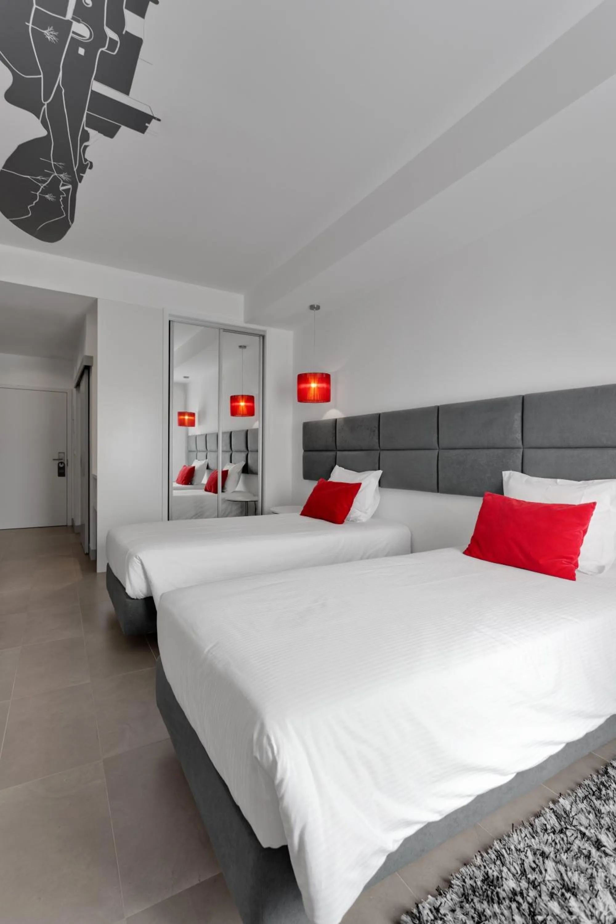 Photo of the whole room, Bed in Rossio Hotel