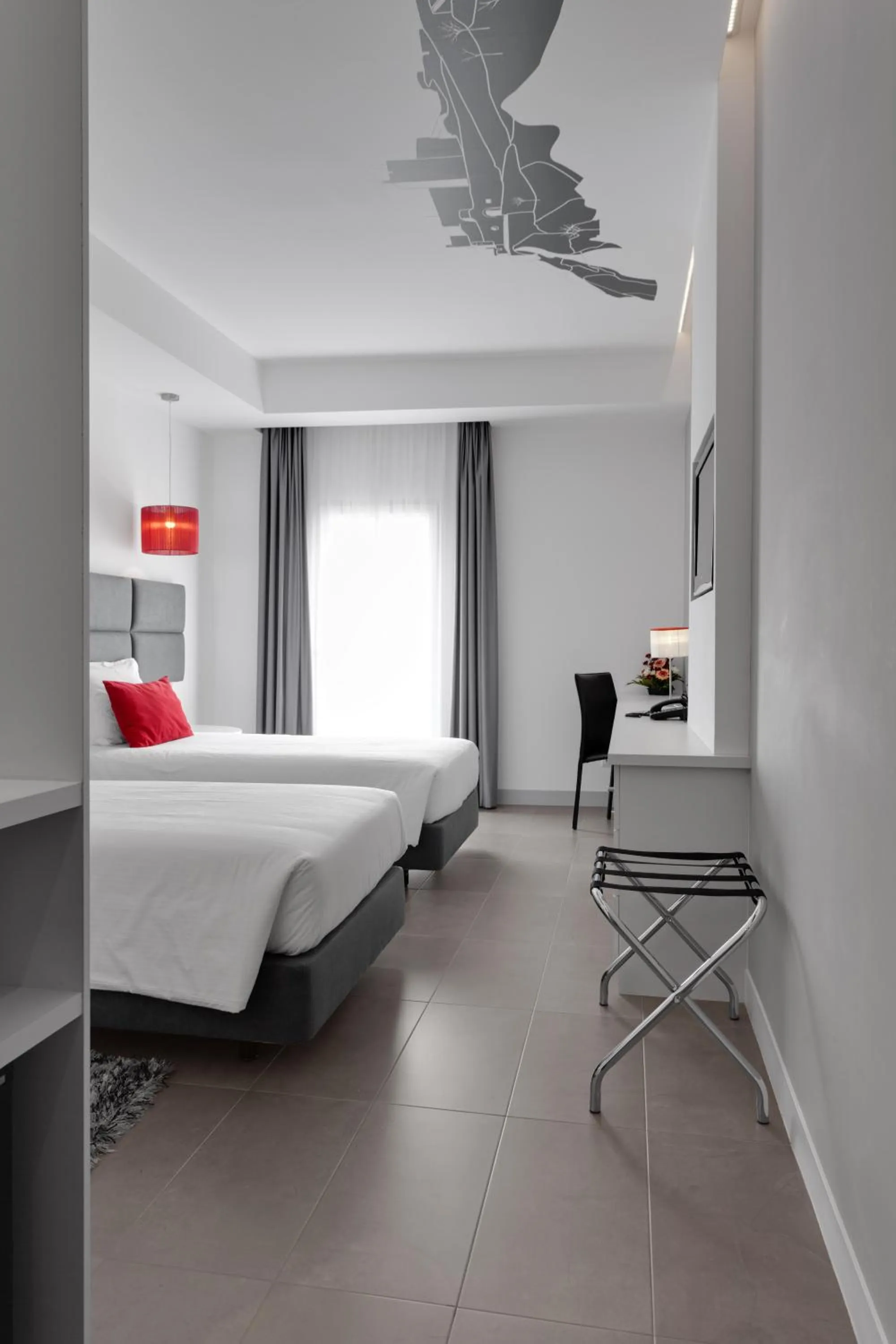 Photo of the whole room, Bed in Rossio Hotel