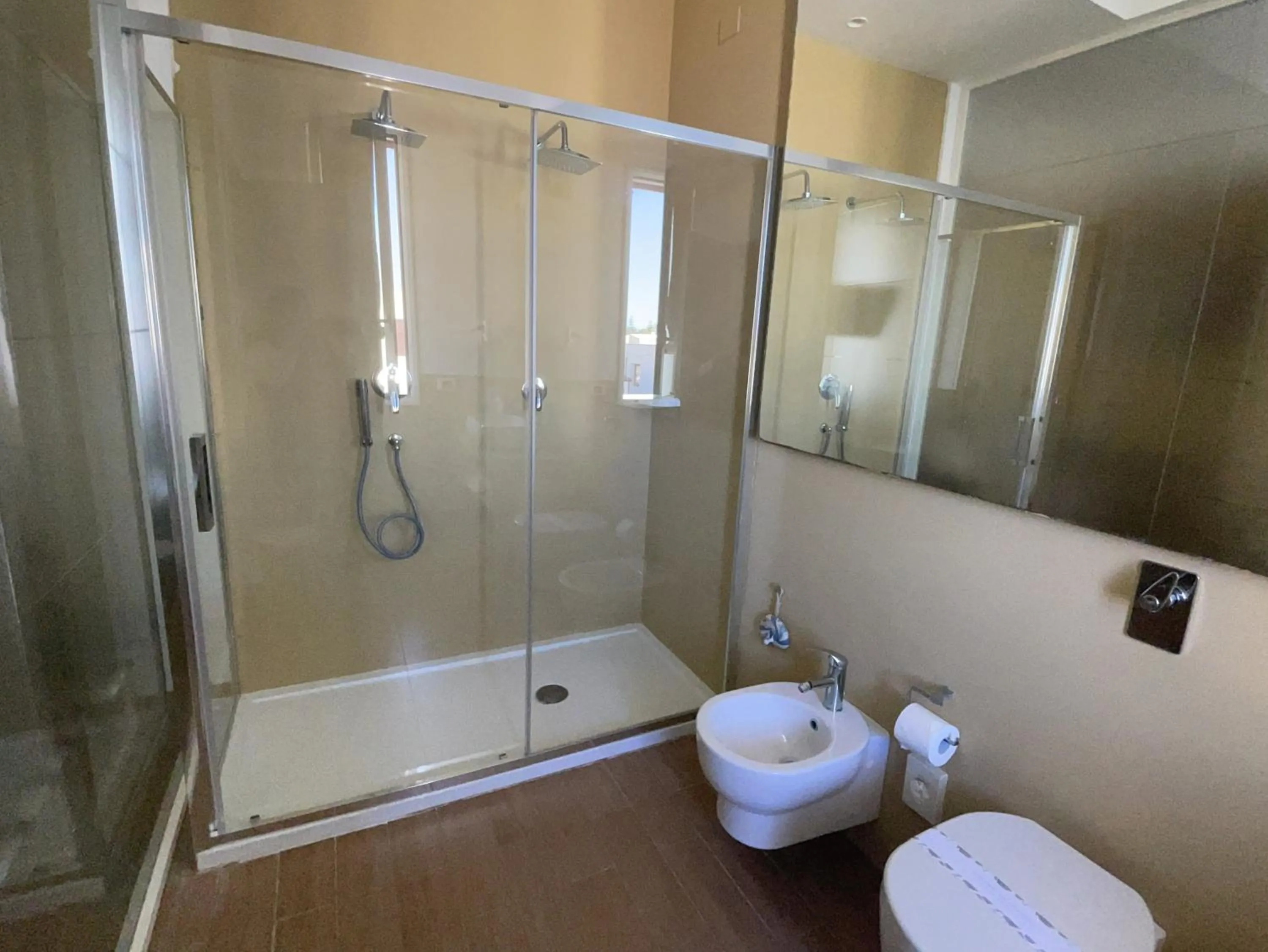 Shower in SUITEBEACH b&b and resort