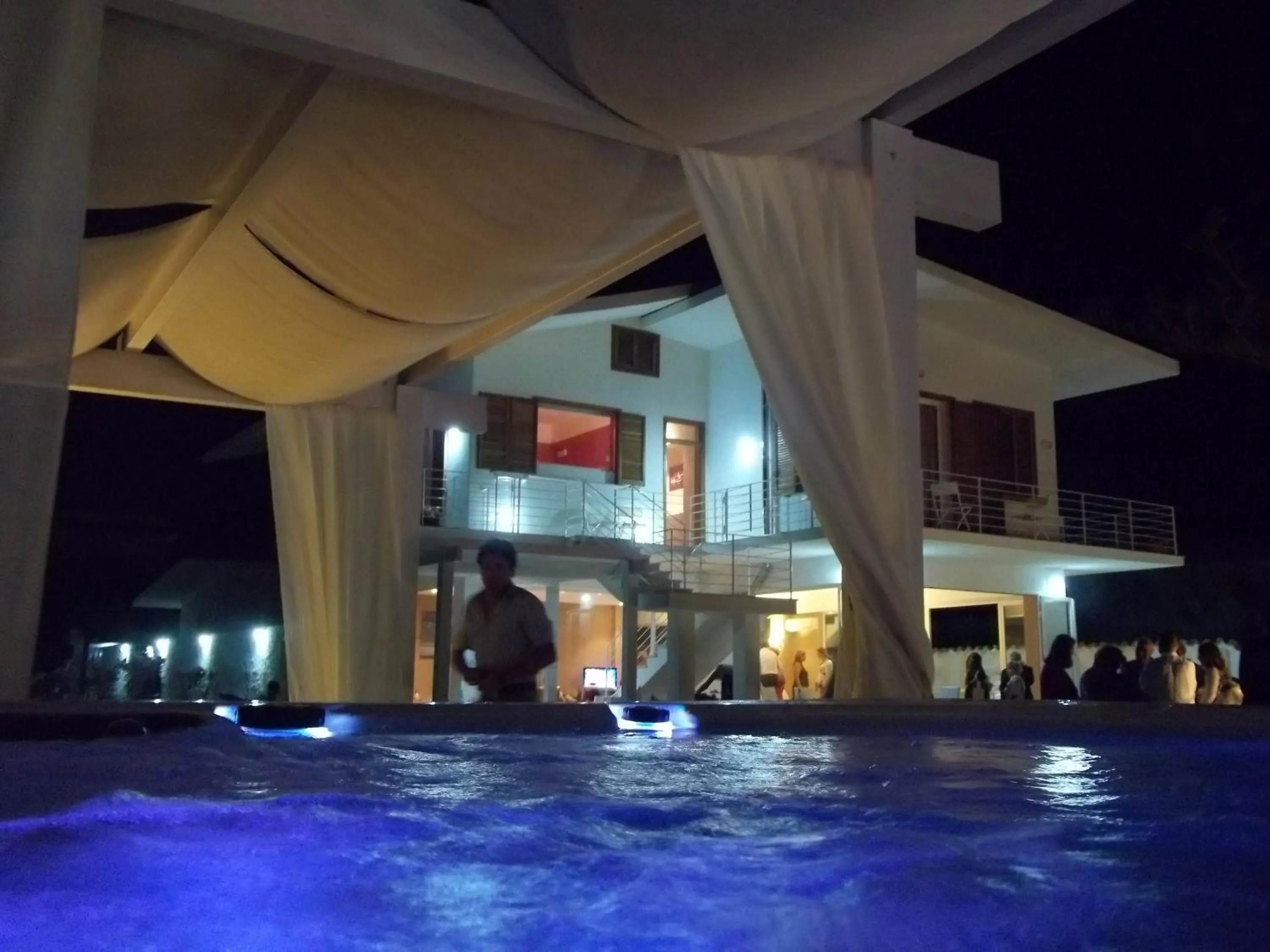 Hot Tub in SUITEBEACH b&b and resort