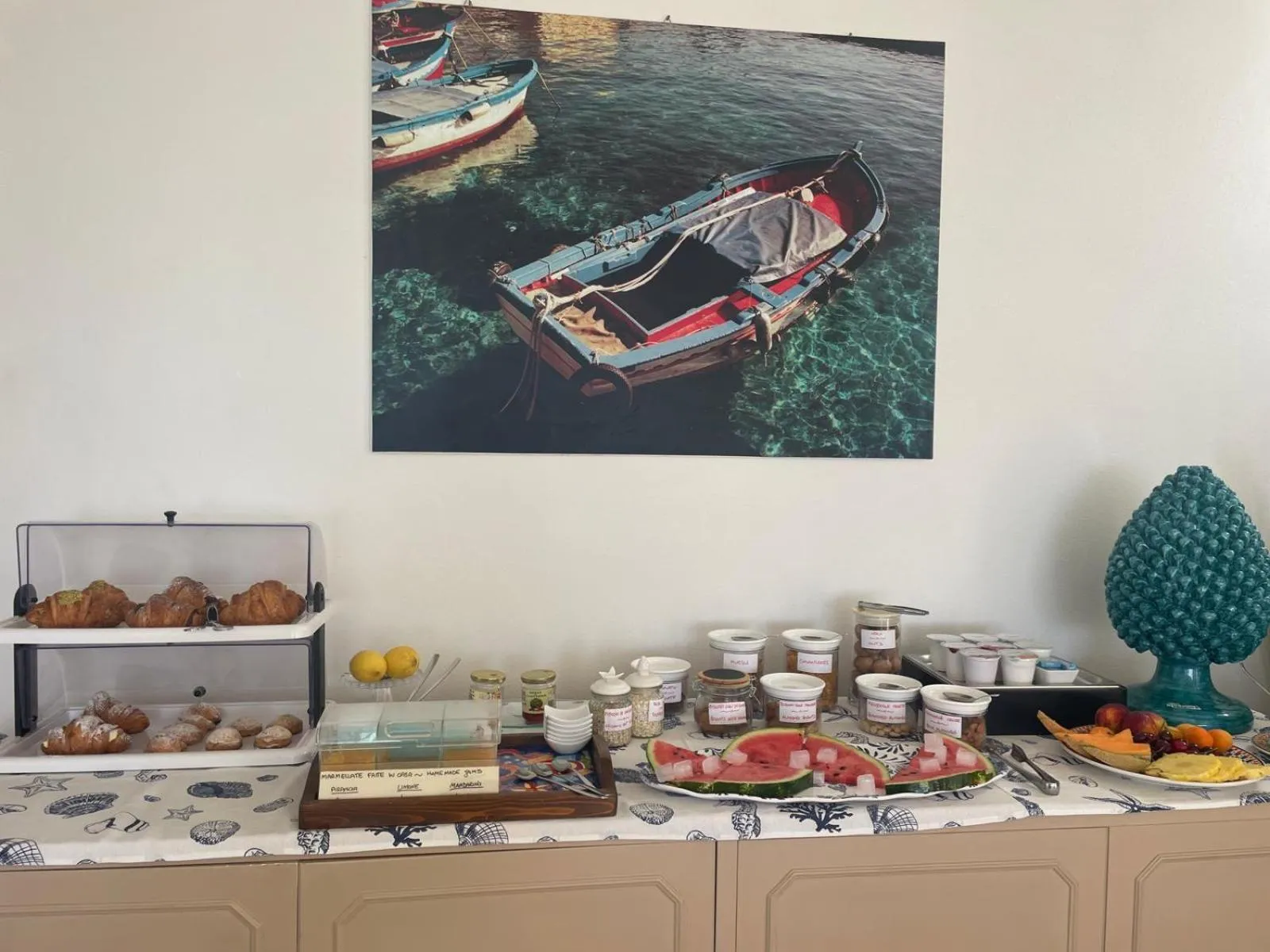 Breakfast in SUITEBEACH b&b and resort