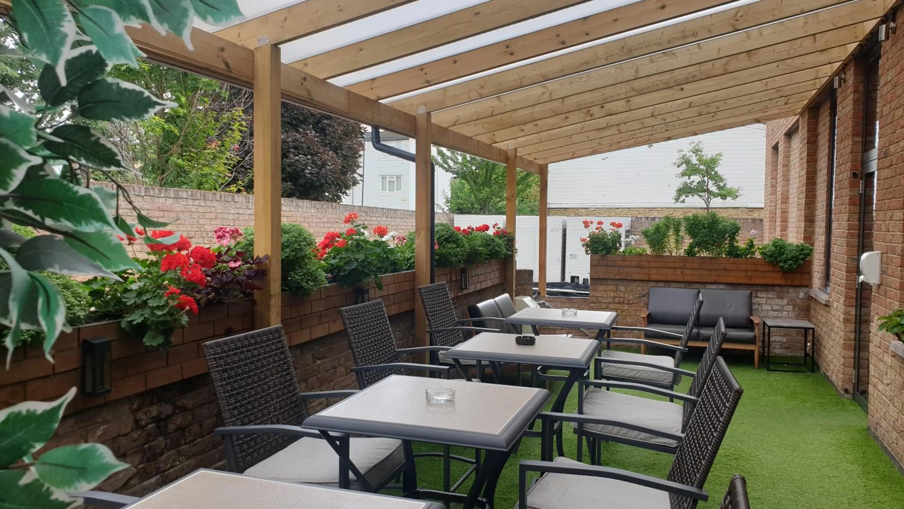 Garden in London City Airport Hotel