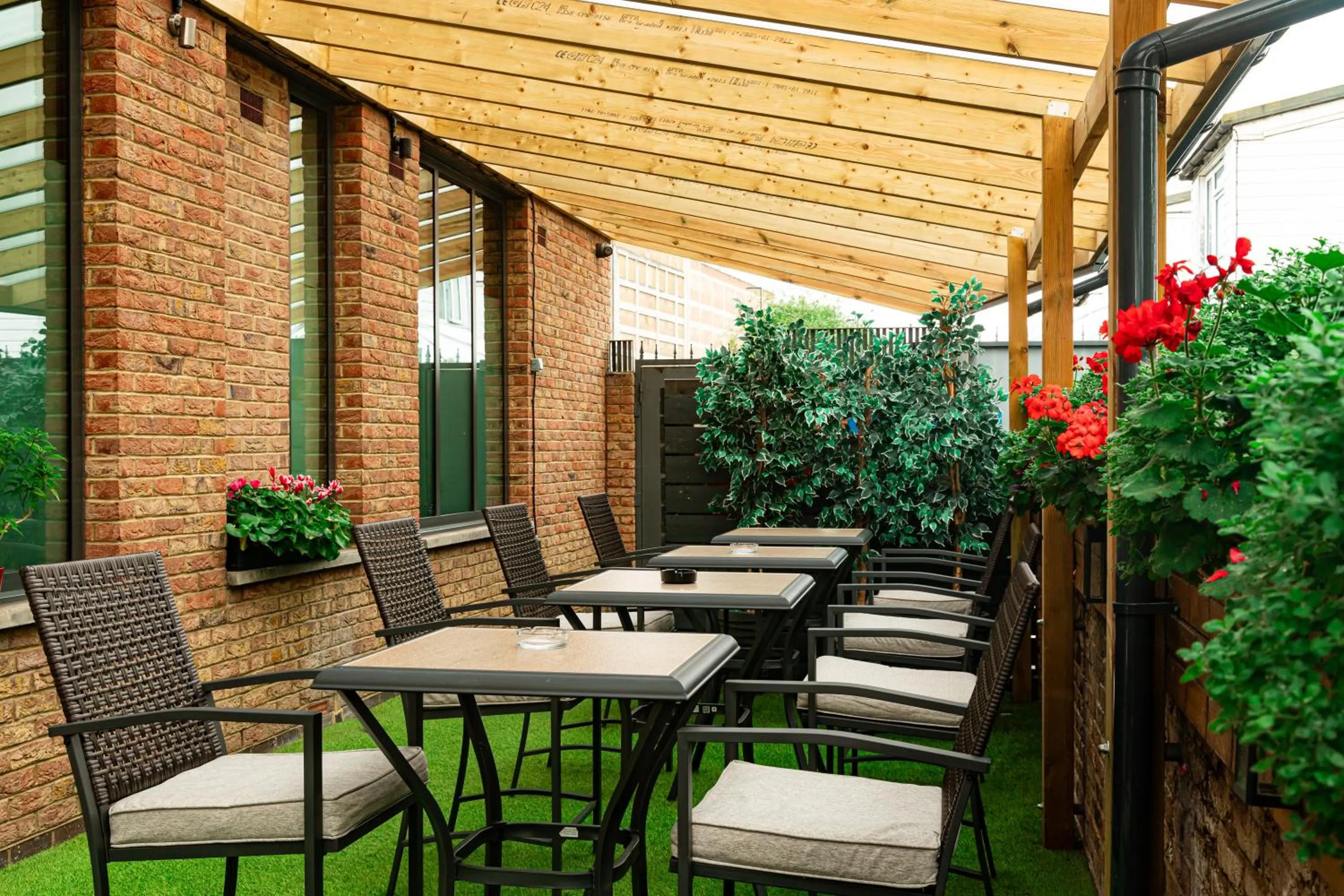 Garden in London City Airport Hotel