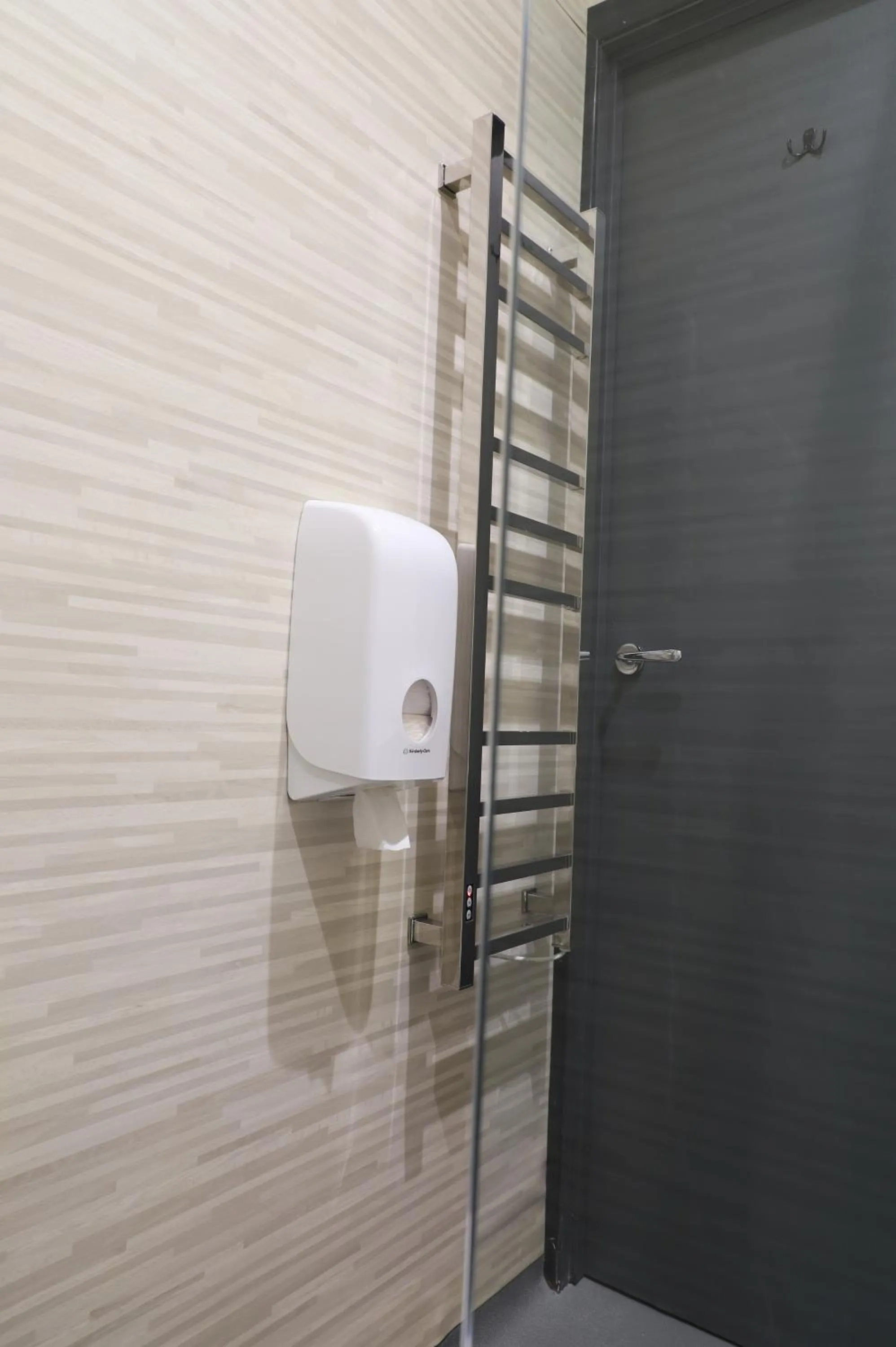 Toilet in London City Airport Hotel