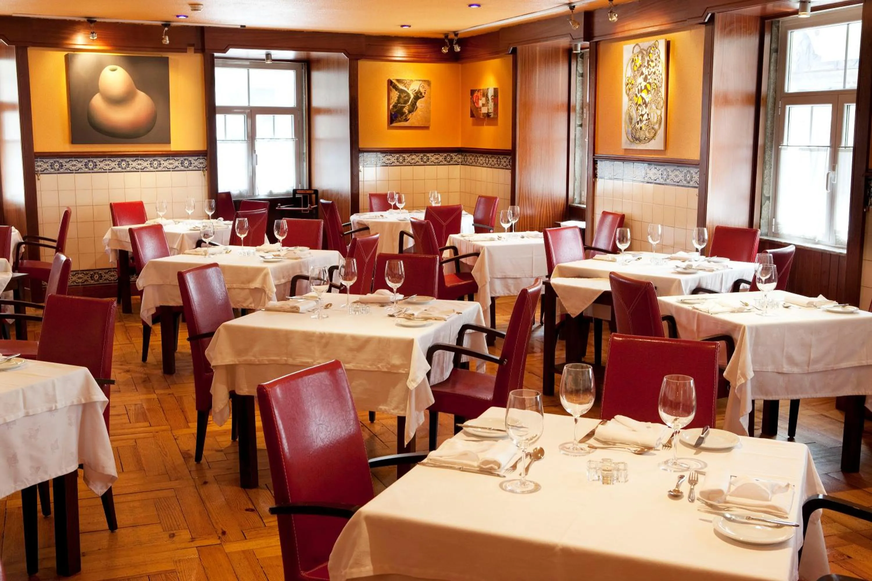 Restaurant/places to eat in Hotel Internacional Porto
