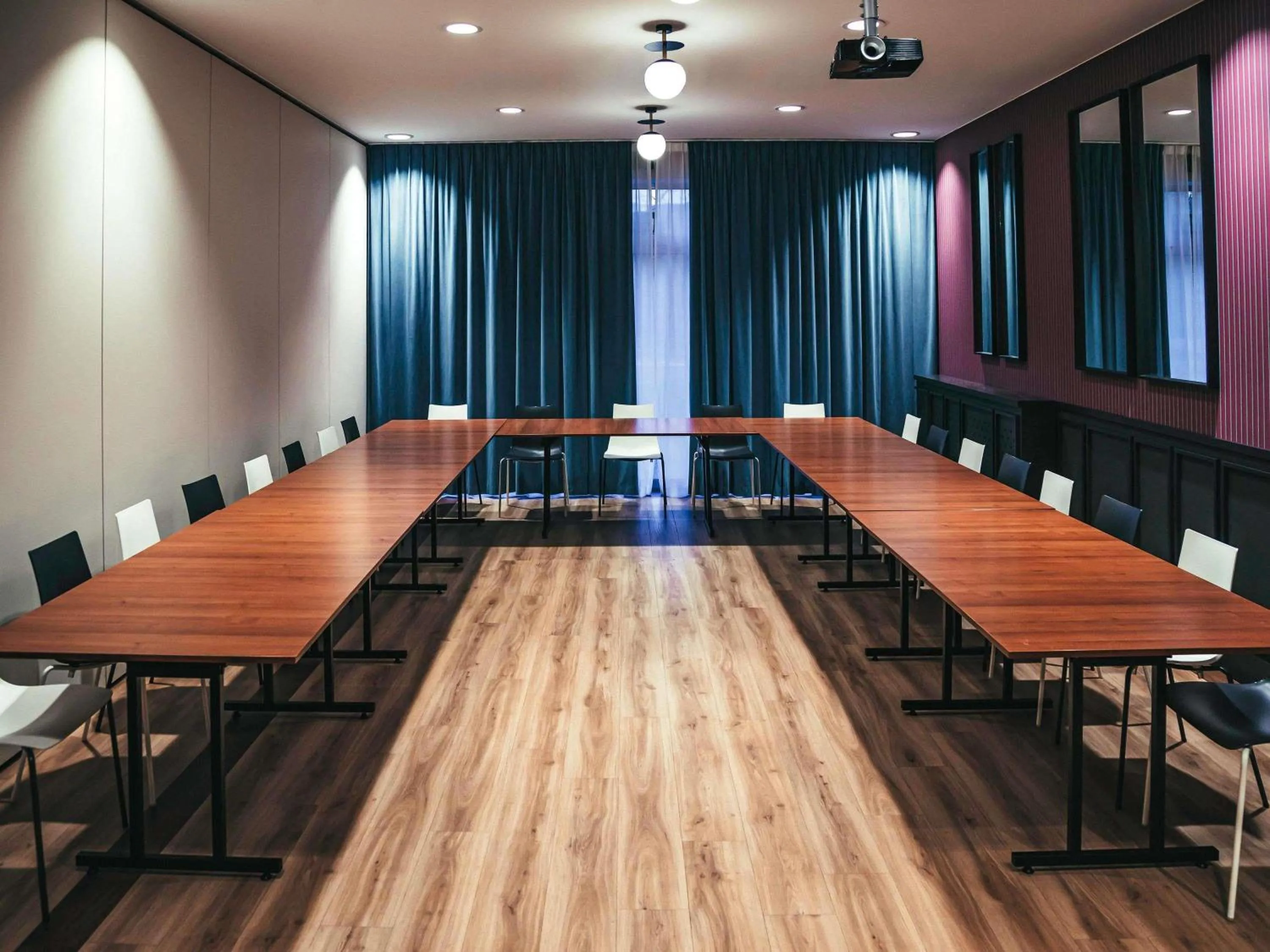 Meeting/conference room in ibis Styles Wałbrzych