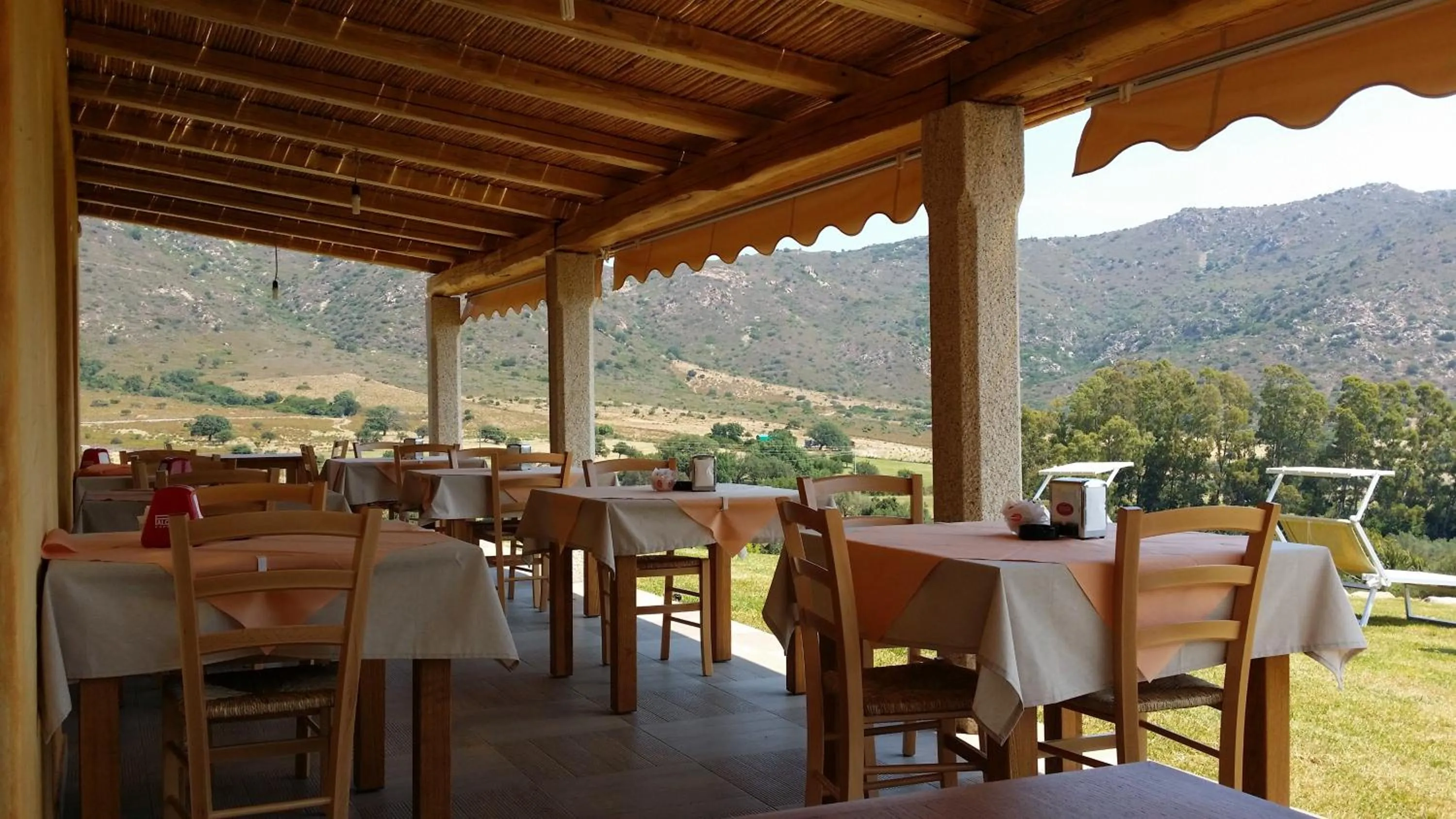 Restaurant/places to eat in Li Teggi Turismo Rurale