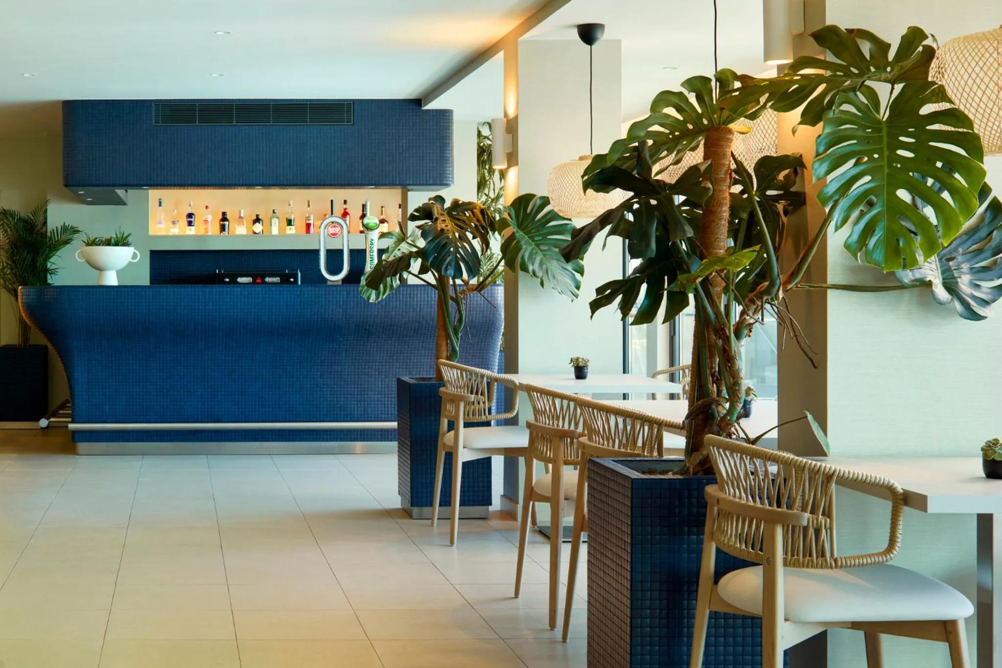 Swimming pool in Dom Jose Beach Hotel (Plus)