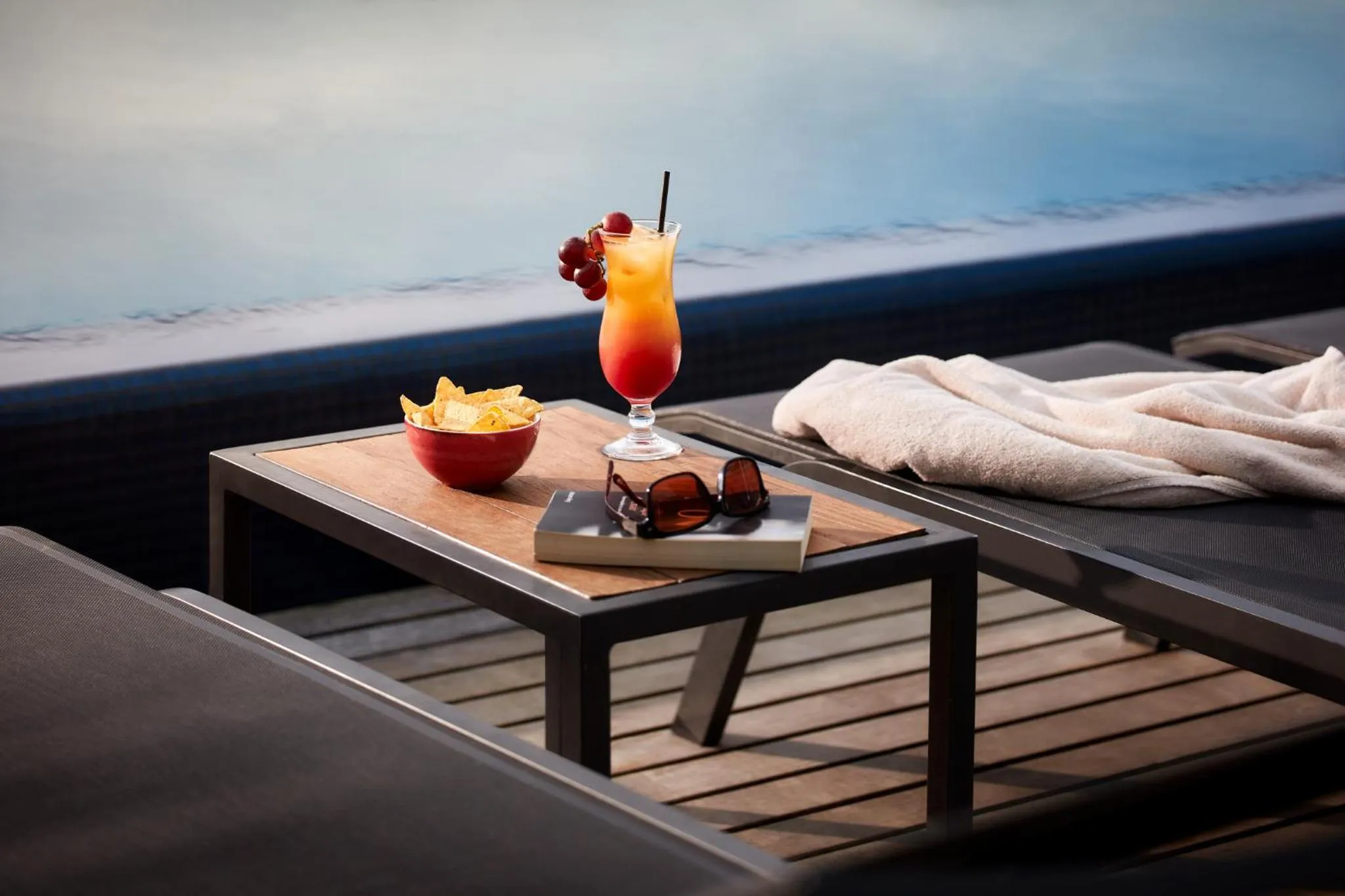 Swimming pool in Dom Jose Beach Hotel (Plus)