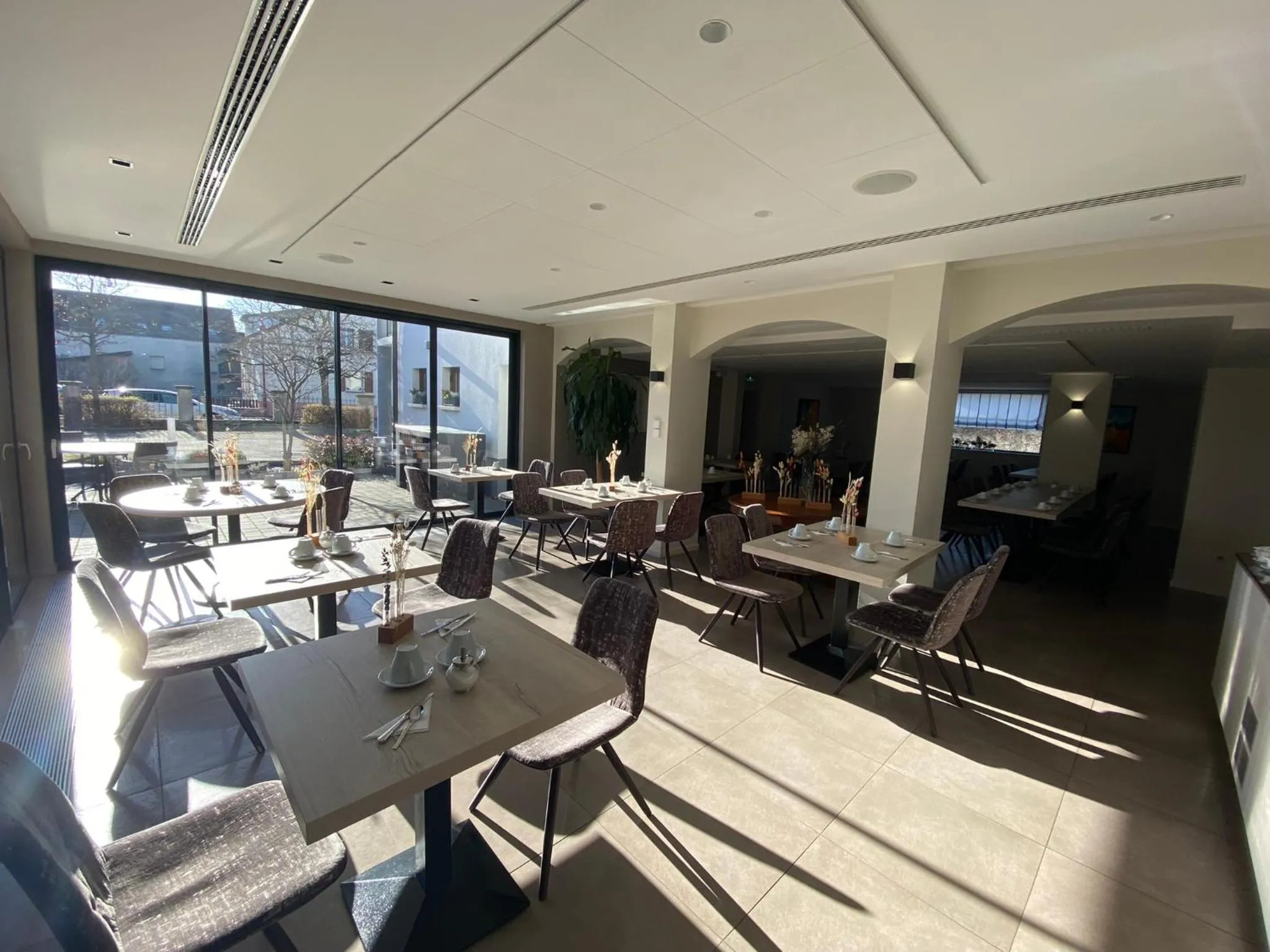 Breakfast in Logis Hôtel Restaurant Au Lion Rouge