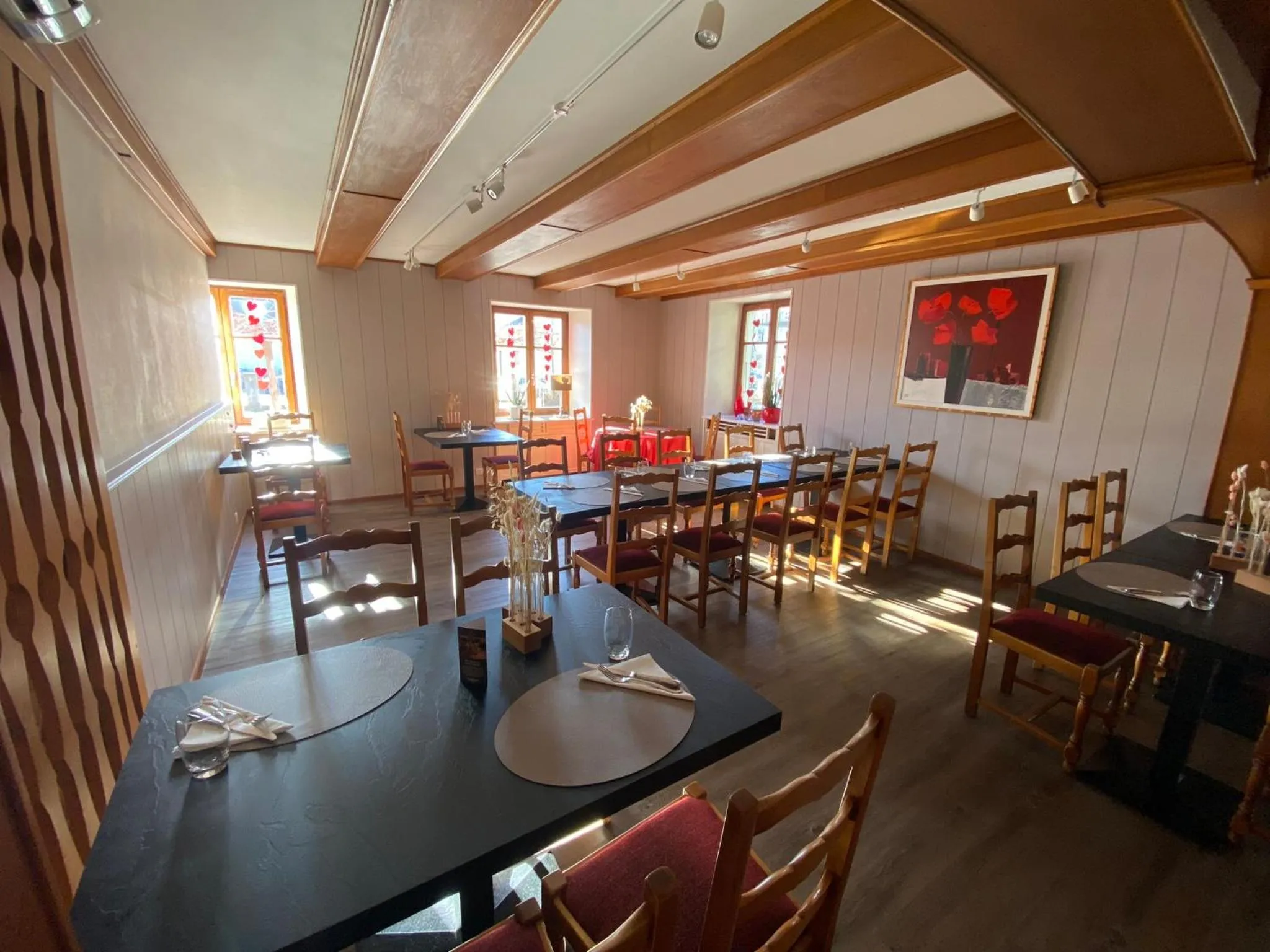 Restaurant/places to eat in Logis Hôtel Restaurant Au Lion Rouge