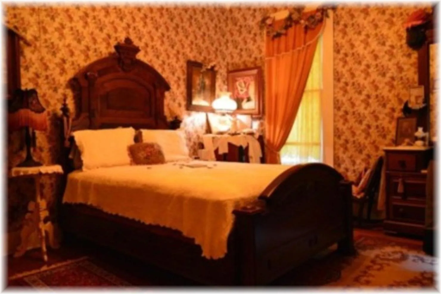 Bed in Carleton House Bed and Breakfast