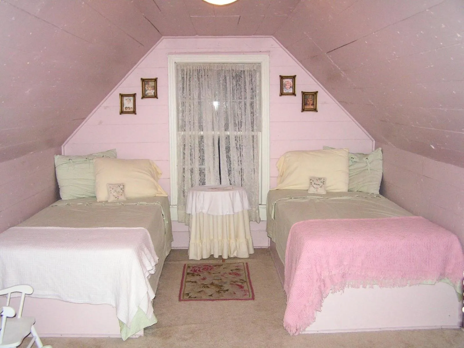 Decorative detail, Bed in Carleton House Bed and Breakfast