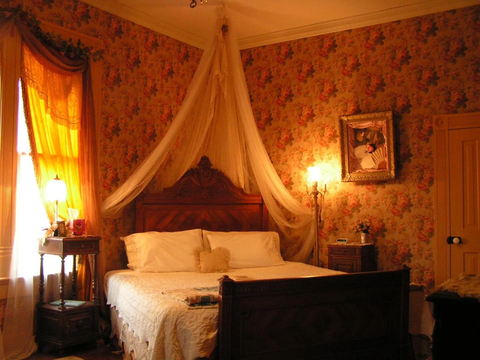 Bed in Carleton House Bed and Breakfast