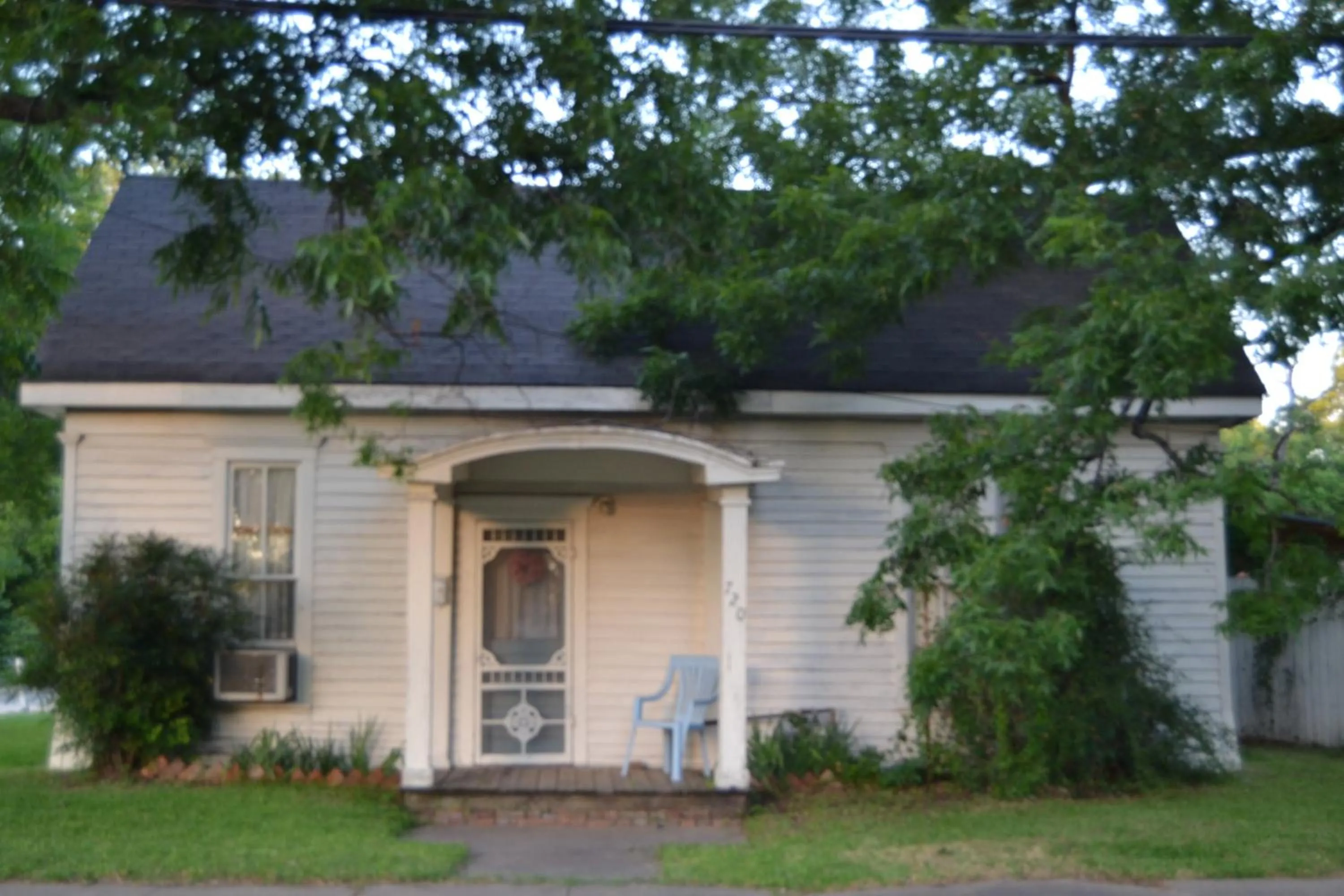 Facade/entrance in Carleton House Bed and Breakfast