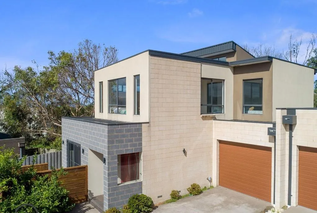 Apollo Bay Seal Apartments