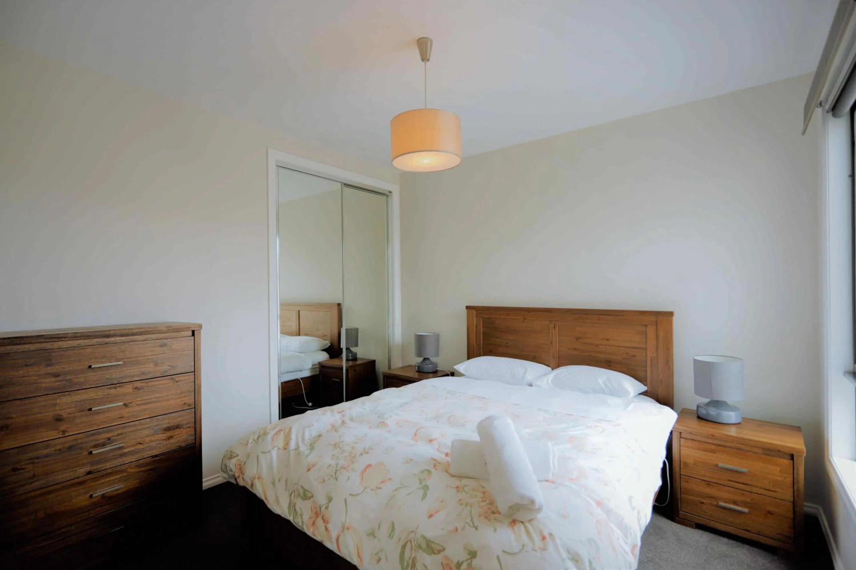 Bed in Apollo Bay Seal Apartments