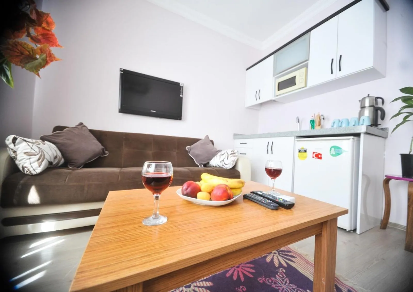 Dining area in Feyza Apart