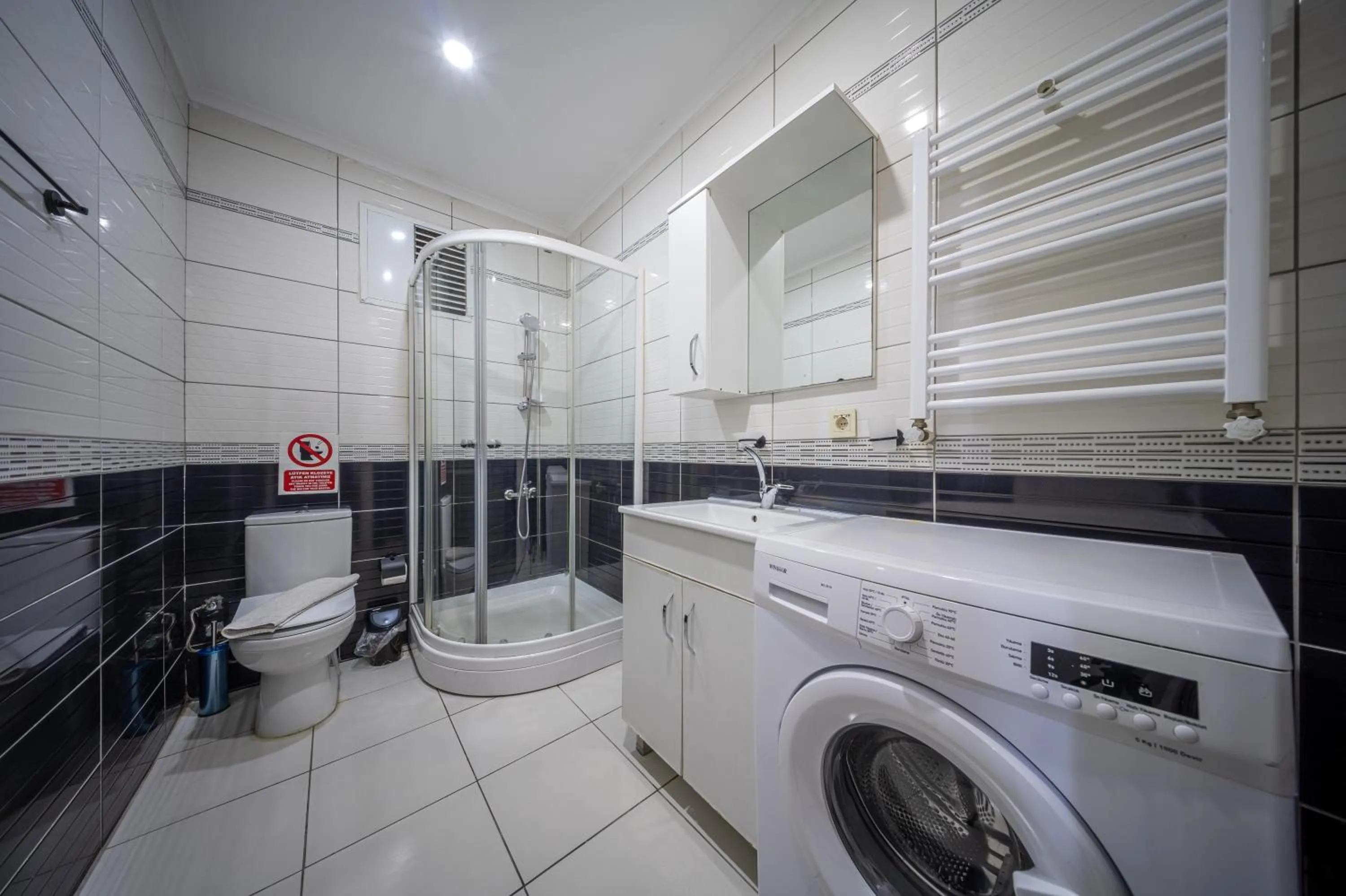 Shower in Feyza Apart