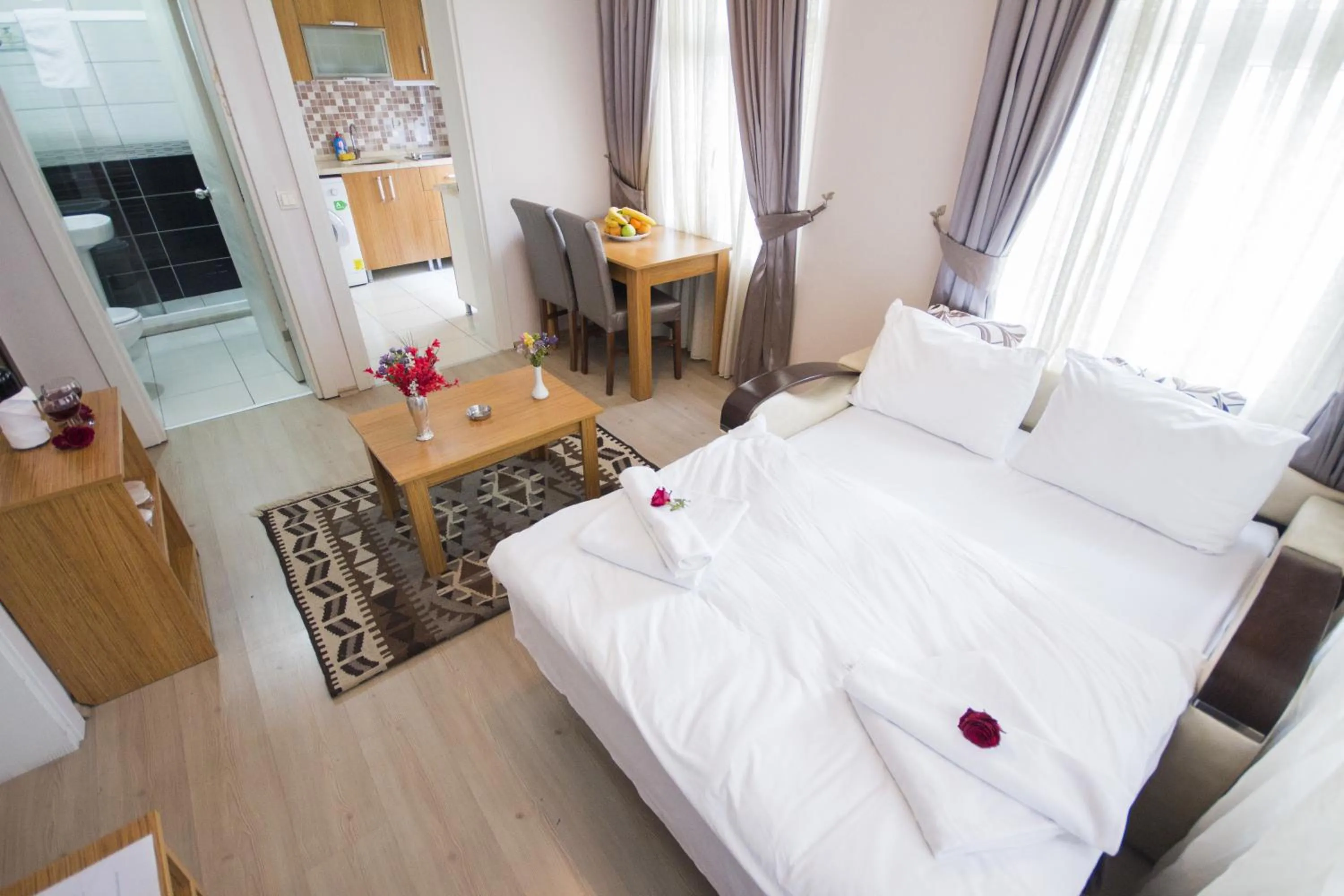 Bathroom, Bed in Feyza Apart