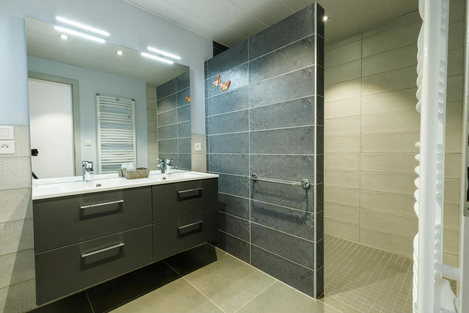 Bathroom in Hôtel Restaurant Kuentz