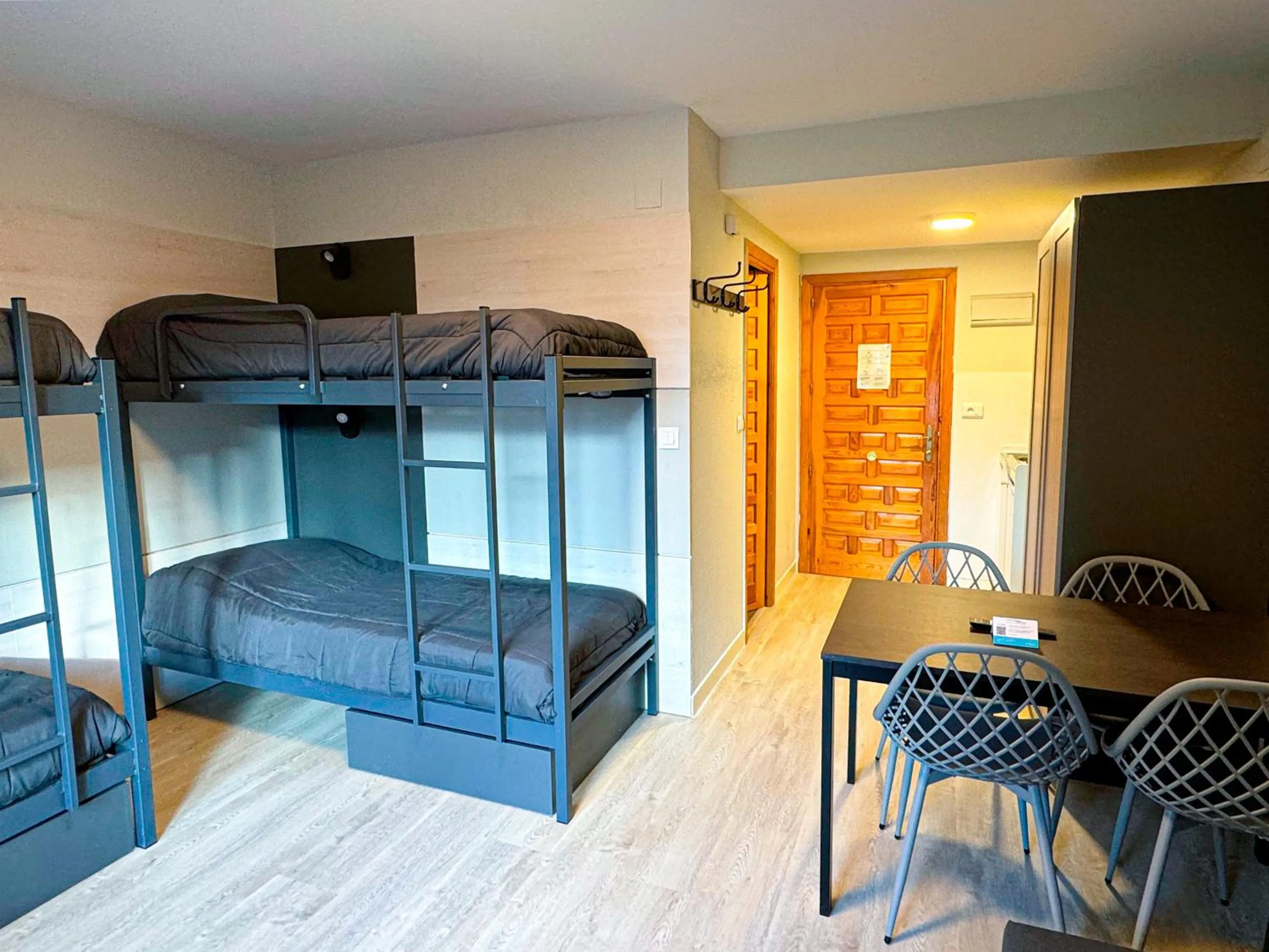 Living room, Bed in Apartamentos Midi 3000