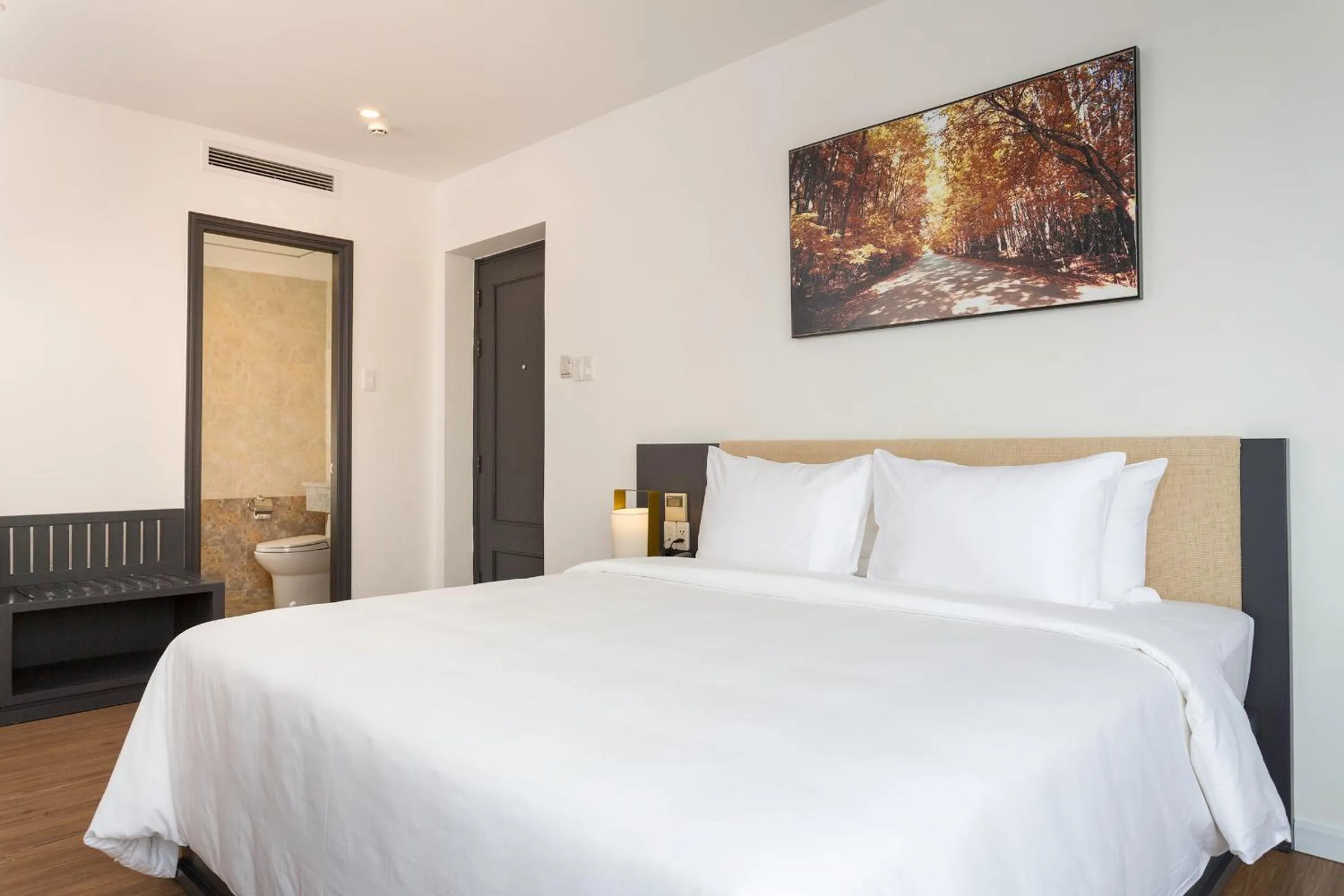 Photo of the whole room, Bed in Calista Sai Gon Hotel