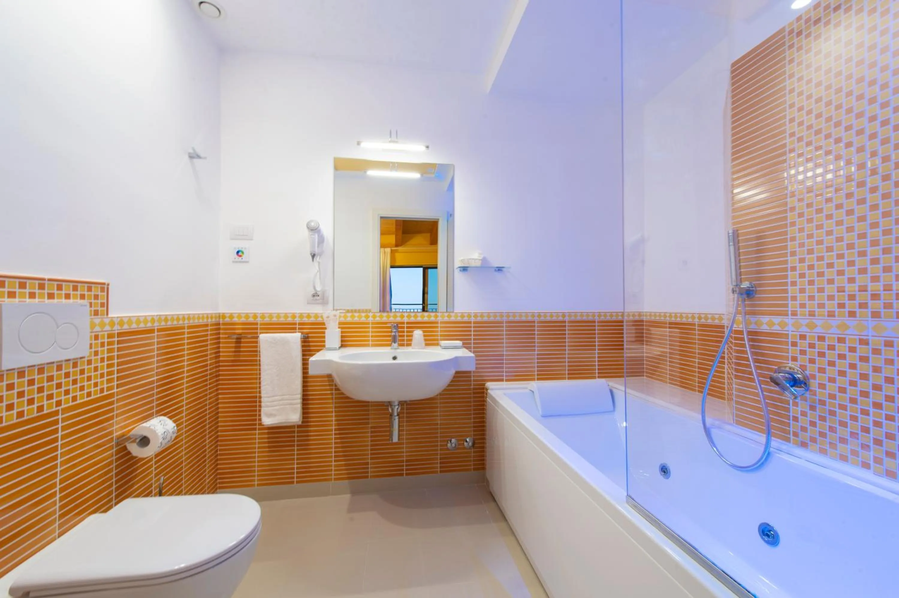 Shower in Villa Paradise Resort