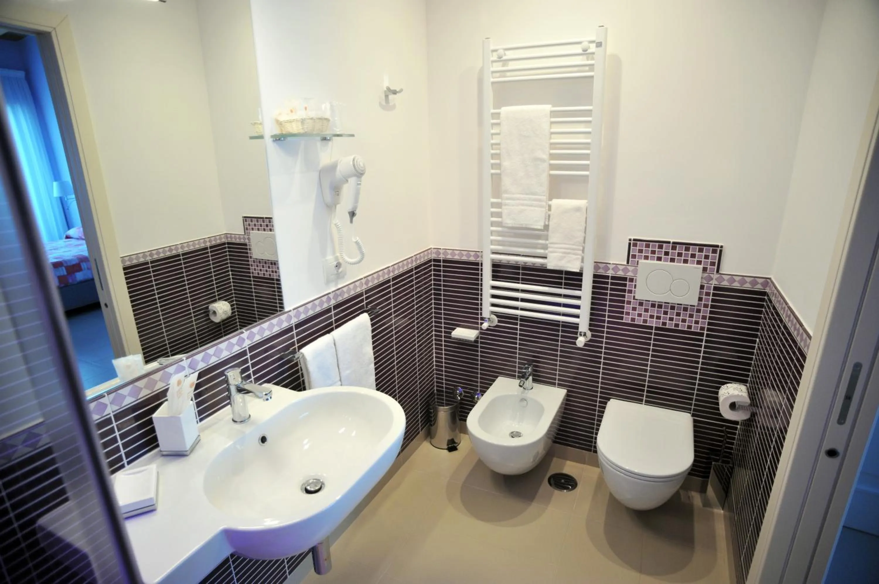 Toilet in Villa Paradise Resort