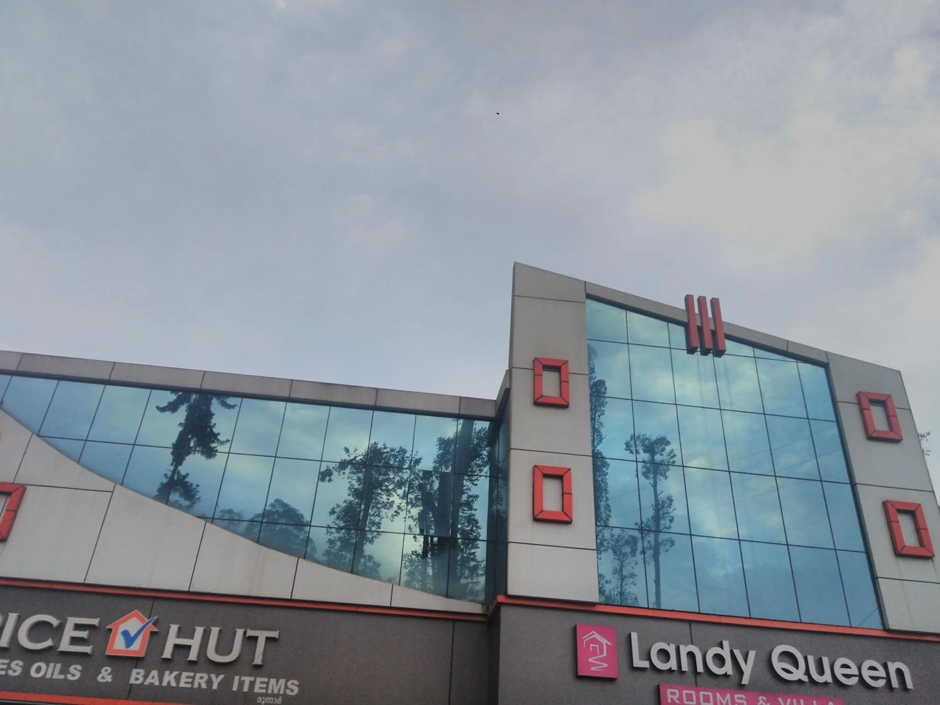 Property building in Landy Queen