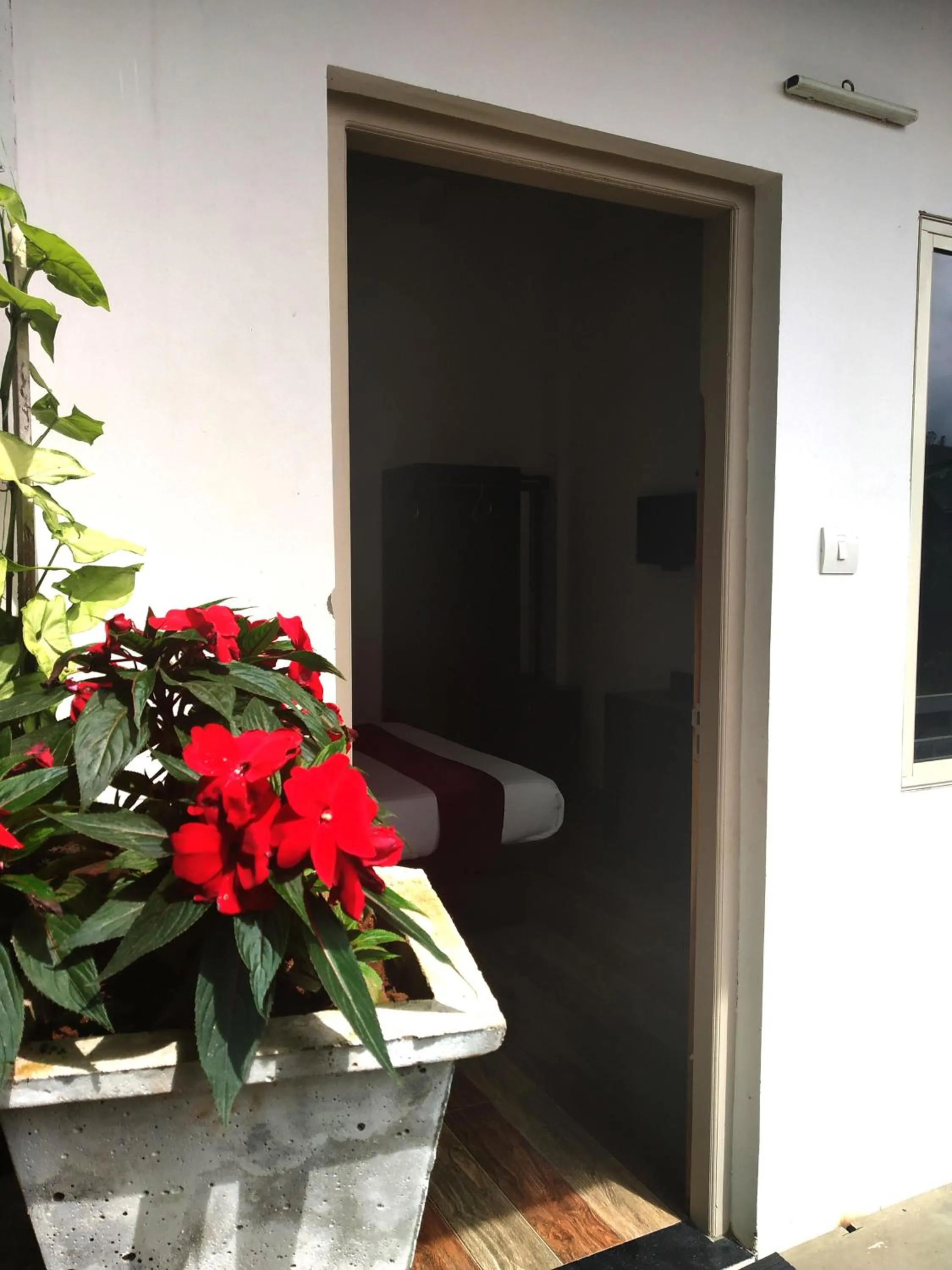 Facade/entrance in Landy Queen