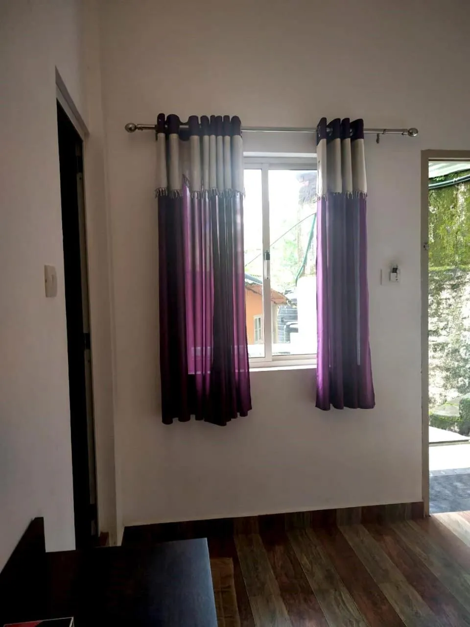 Seating area in Landy Queen