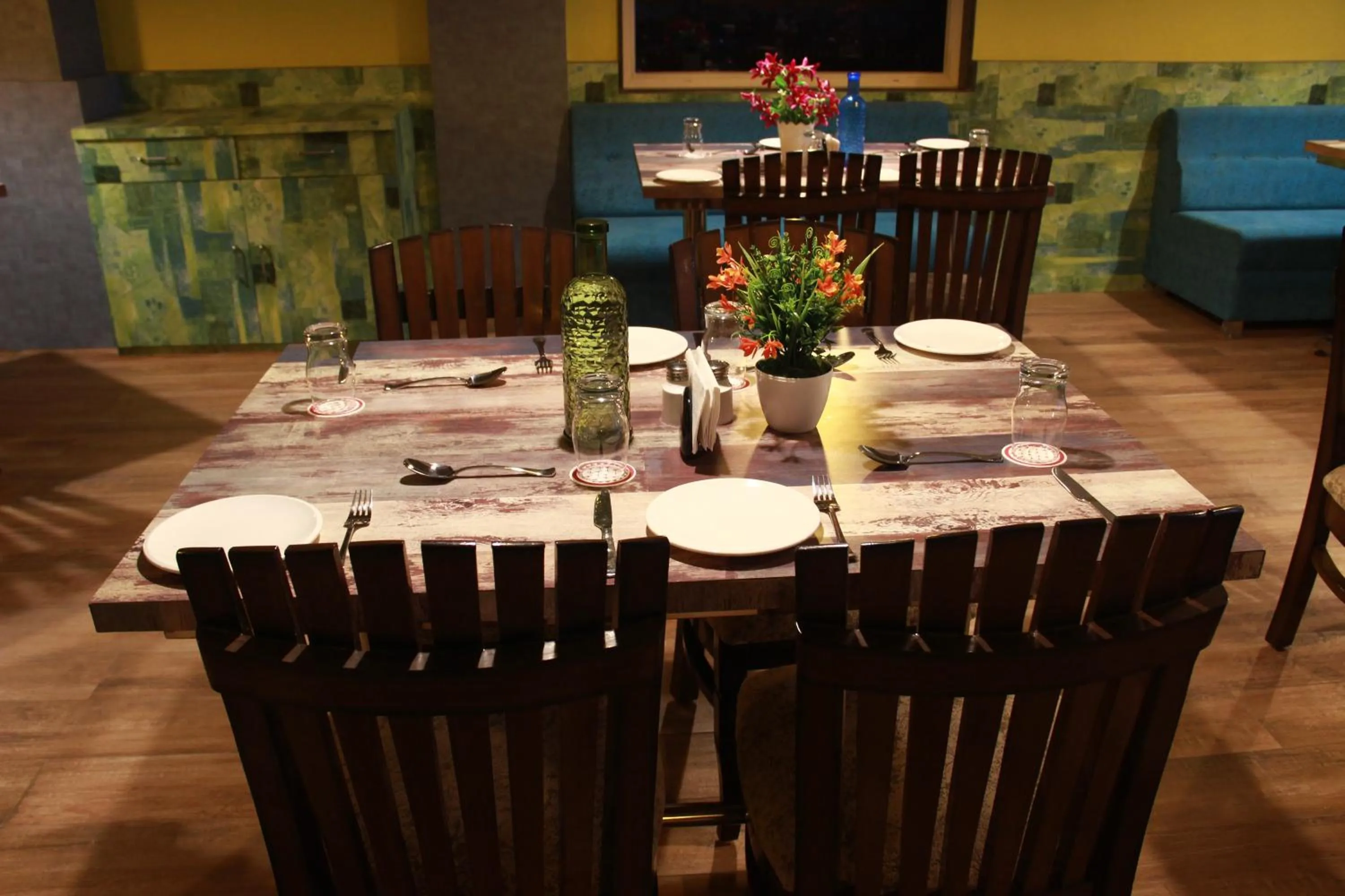 Restaurant/places to eat in Hotel Dayal Shree Paradise