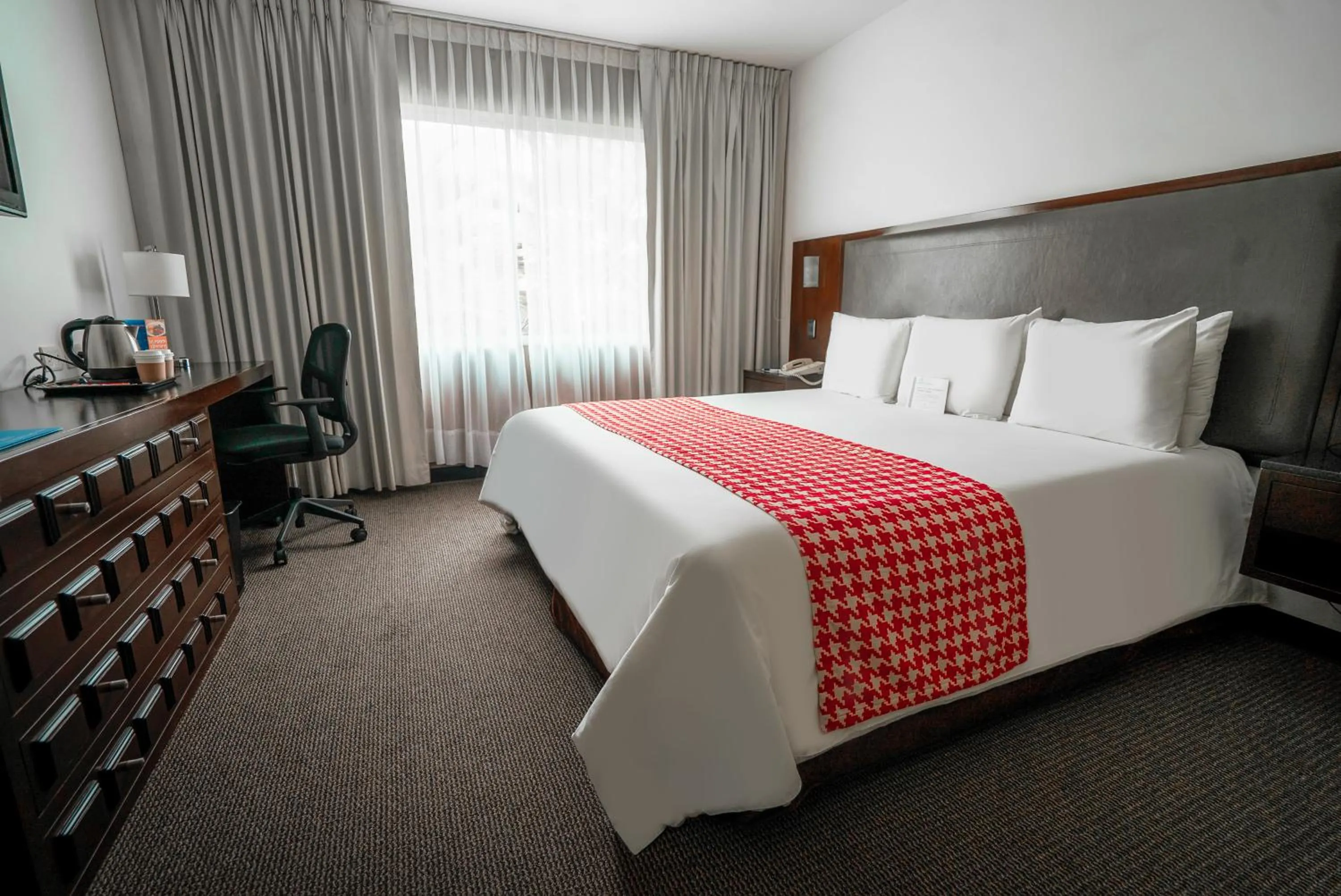 Bedroom, Bed in Wyndham Costa del Sol Trujillo