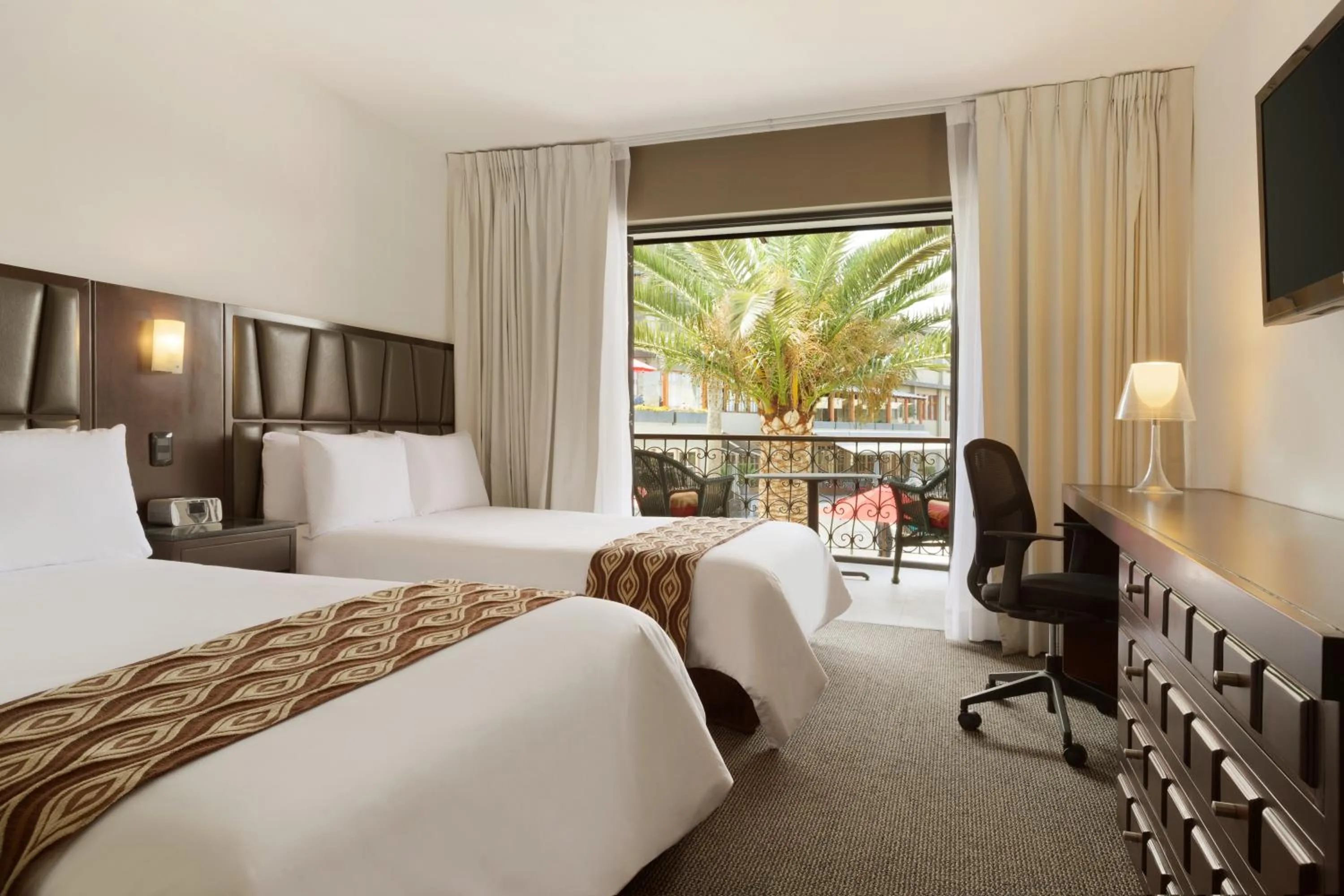 Bedroom, Bed in Wyndham Costa del Sol Trujillo