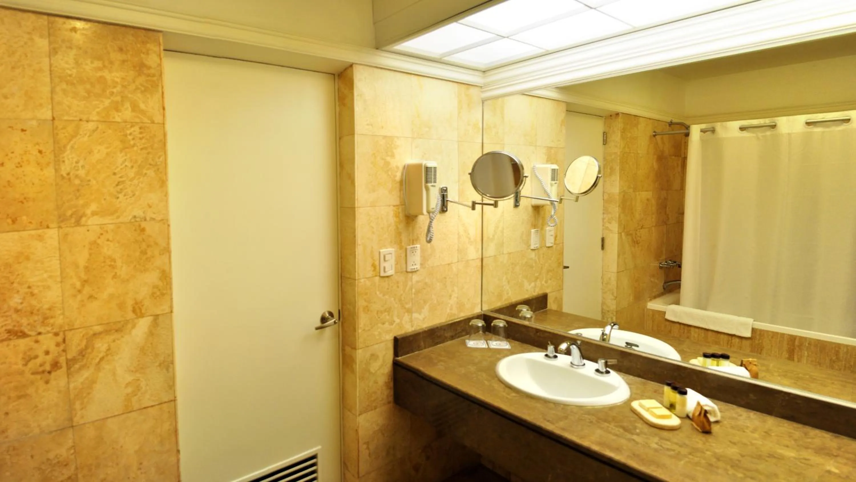 Bathroom in Wyndham Costa del Sol Trujillo