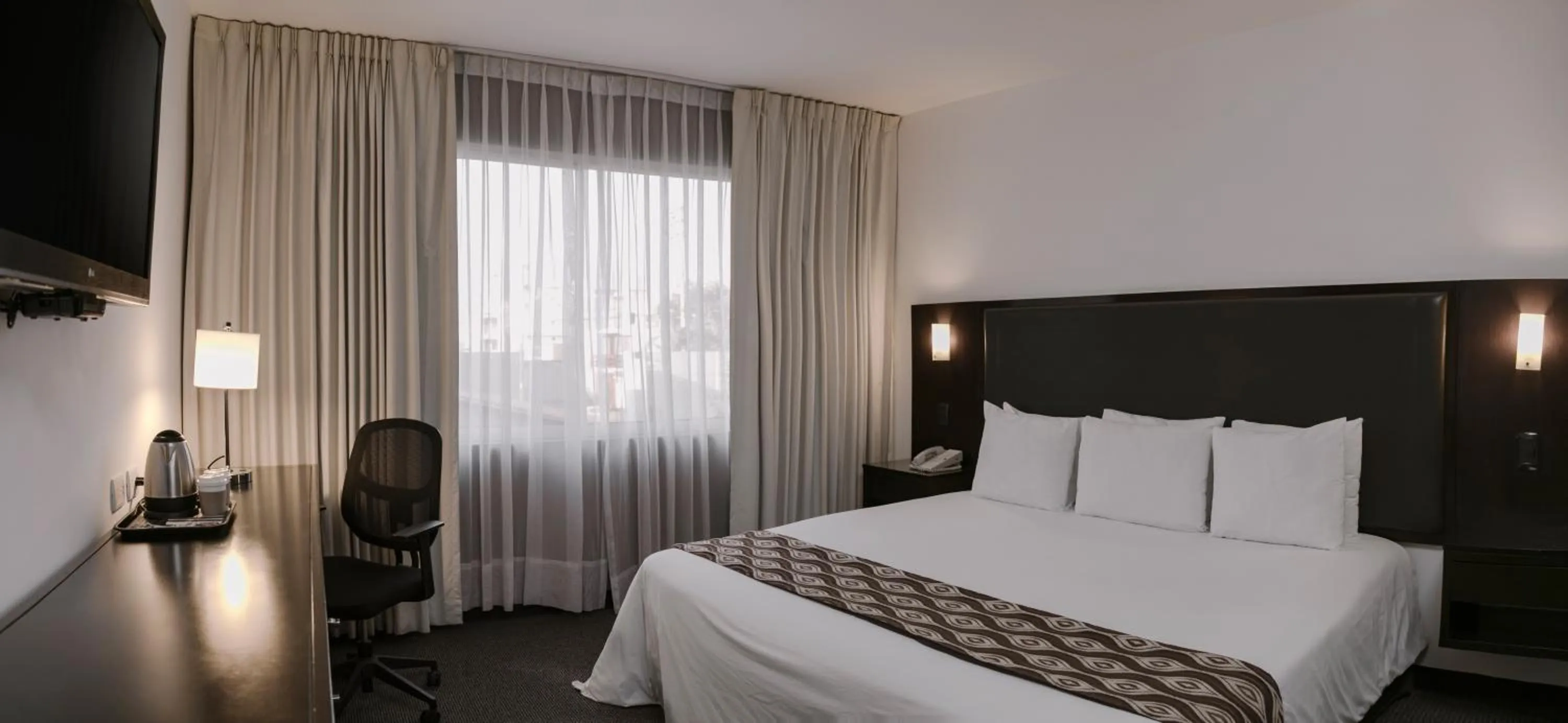 Bedroom, Bed in Wyndham Costa del Sol Trujillo