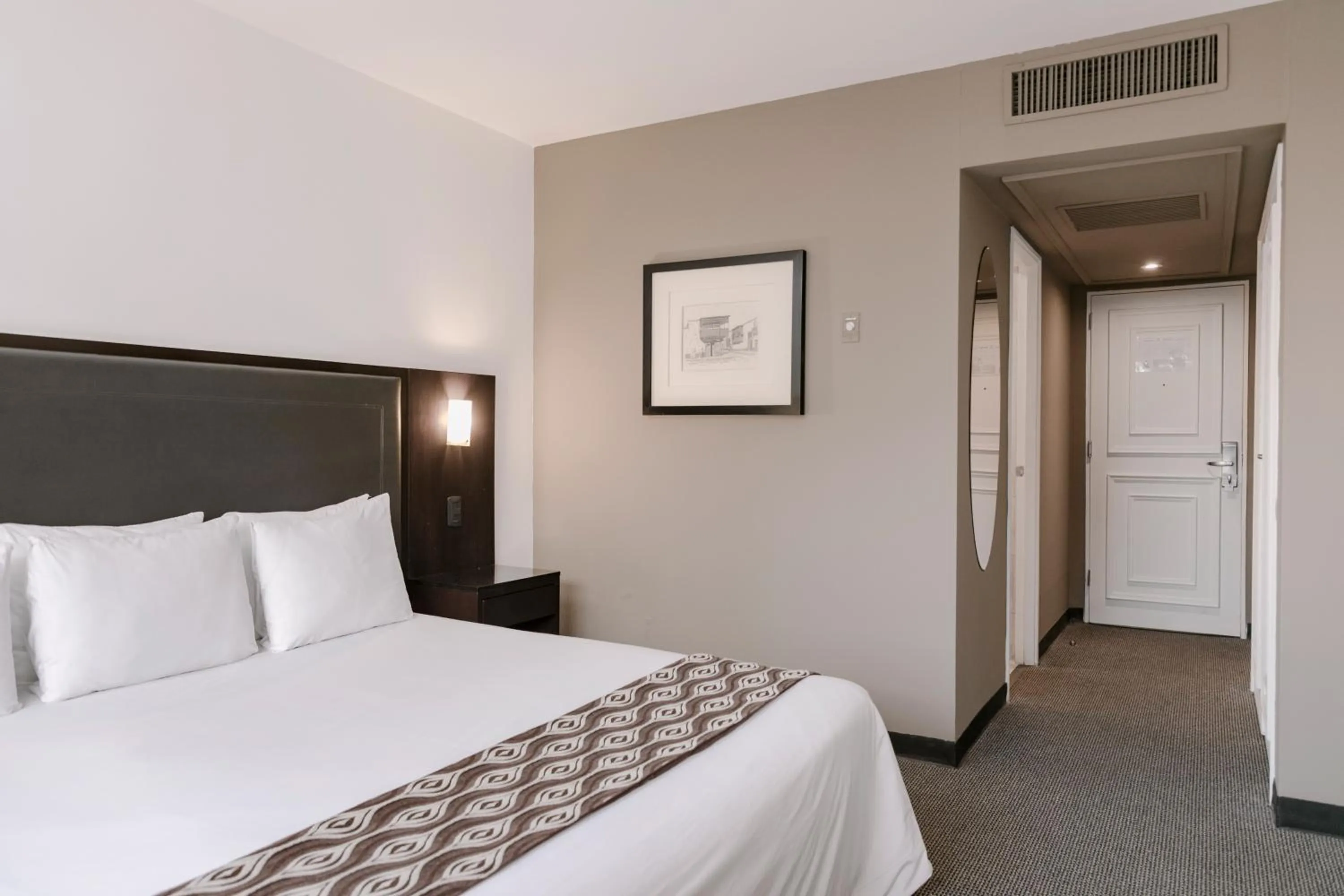 Bed in Wyndham Costa del Sol Trujillo