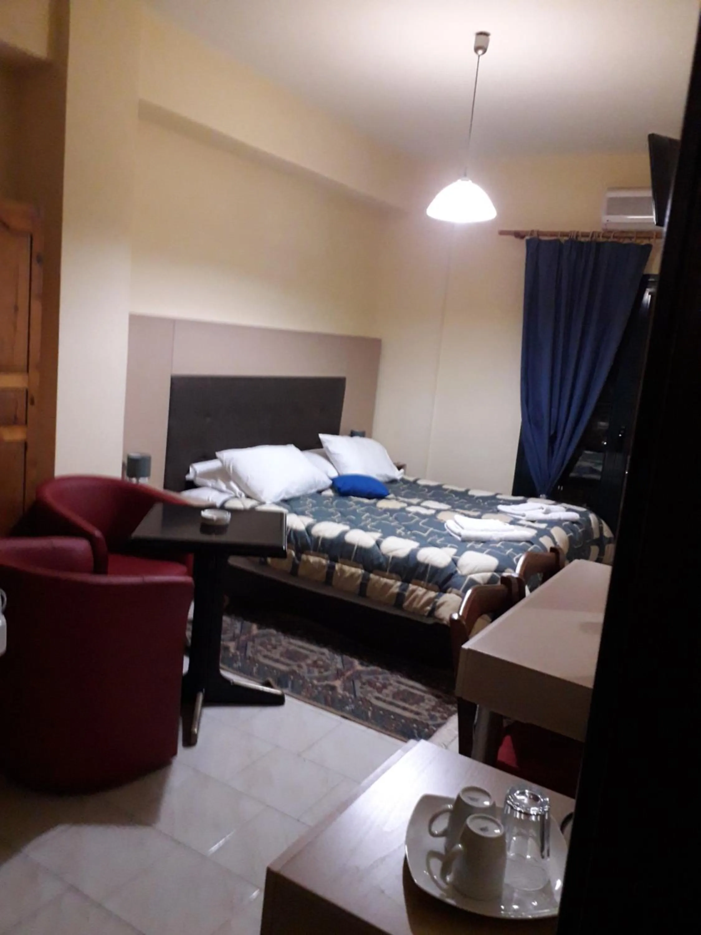 Bedroom, Bed in Parthenon Hotel