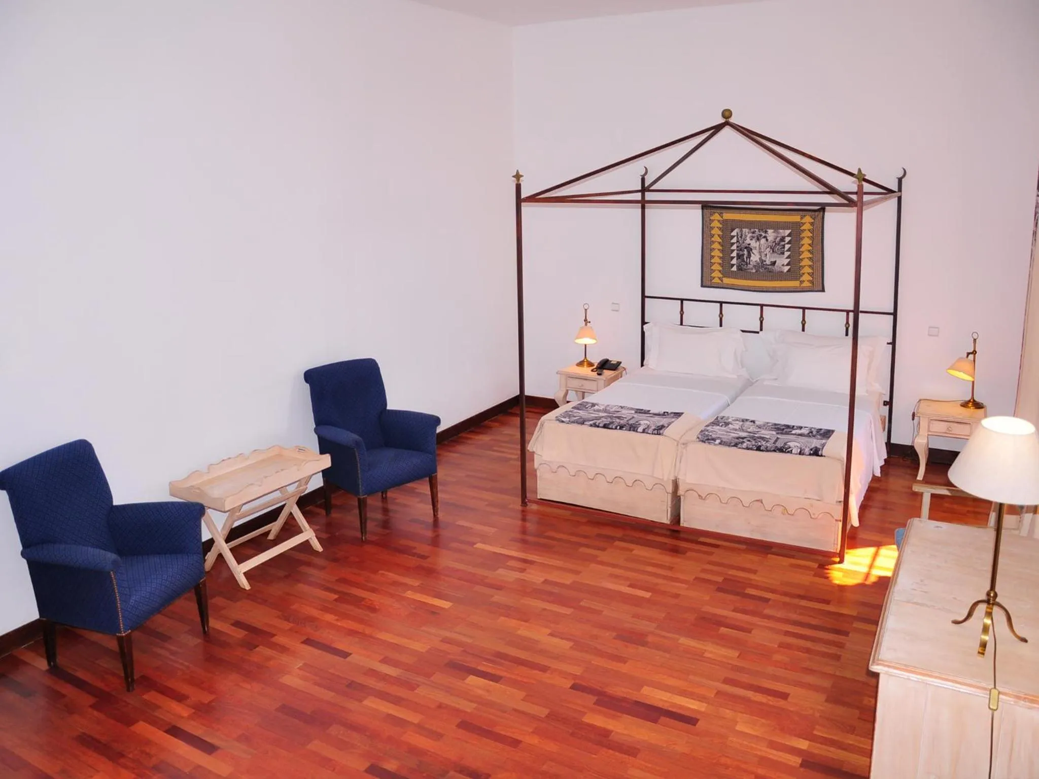 Bedroom, Bed in Pousada Castelo de Alvito