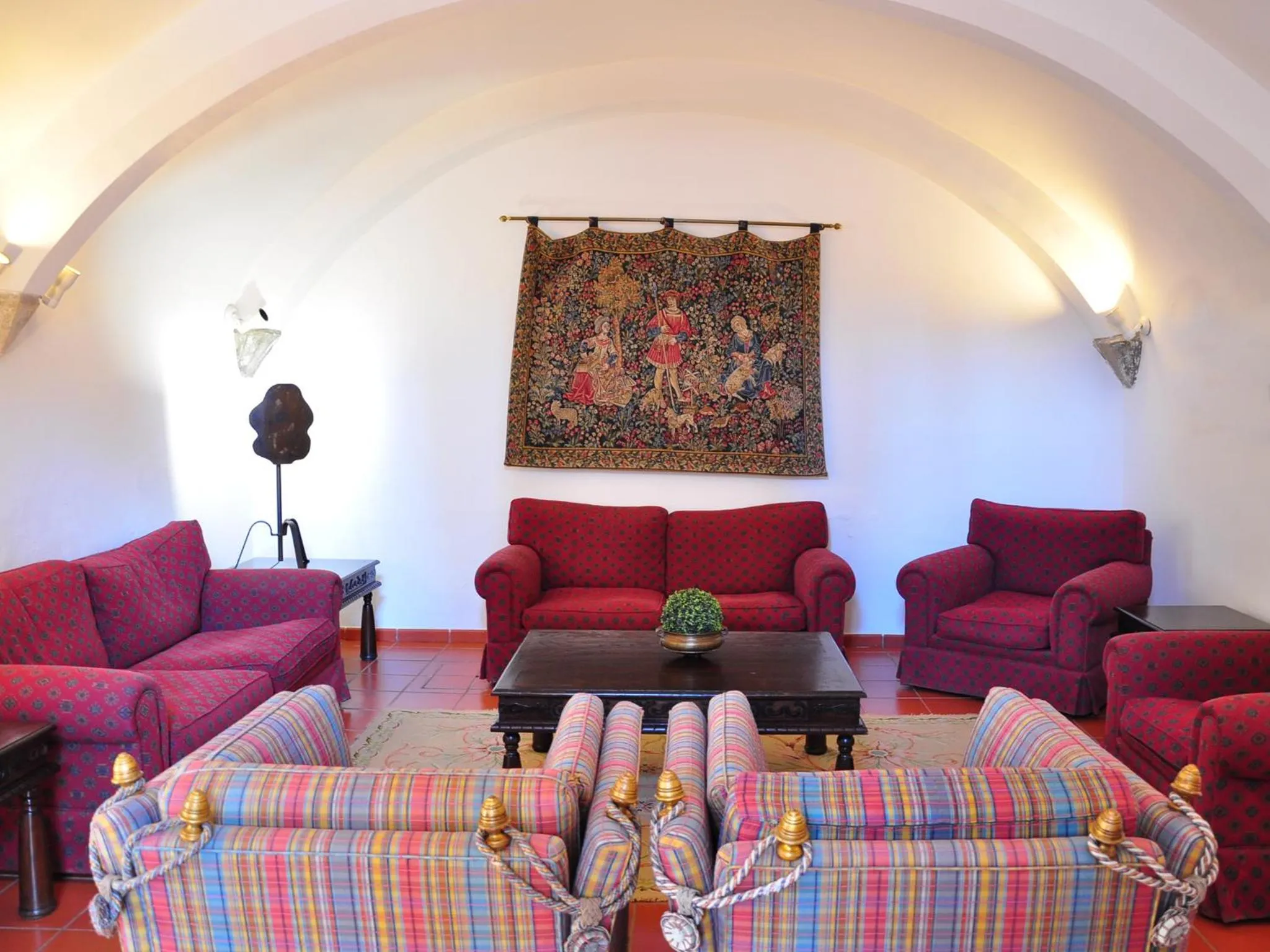 Communal lounge/ TV room in Pousada Castelo de Alvito