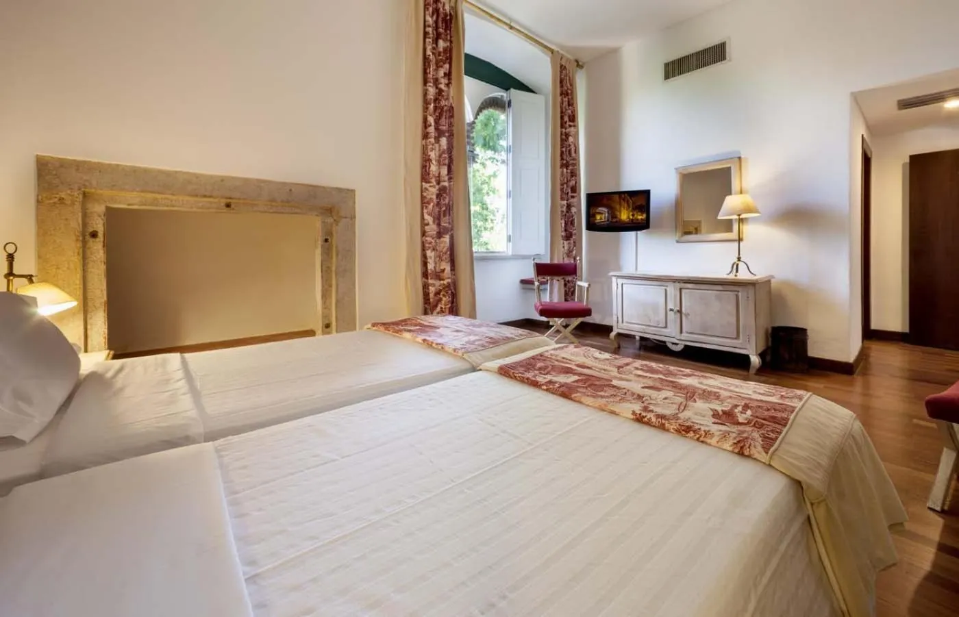 Bed in Pousada Castelo de Alvito