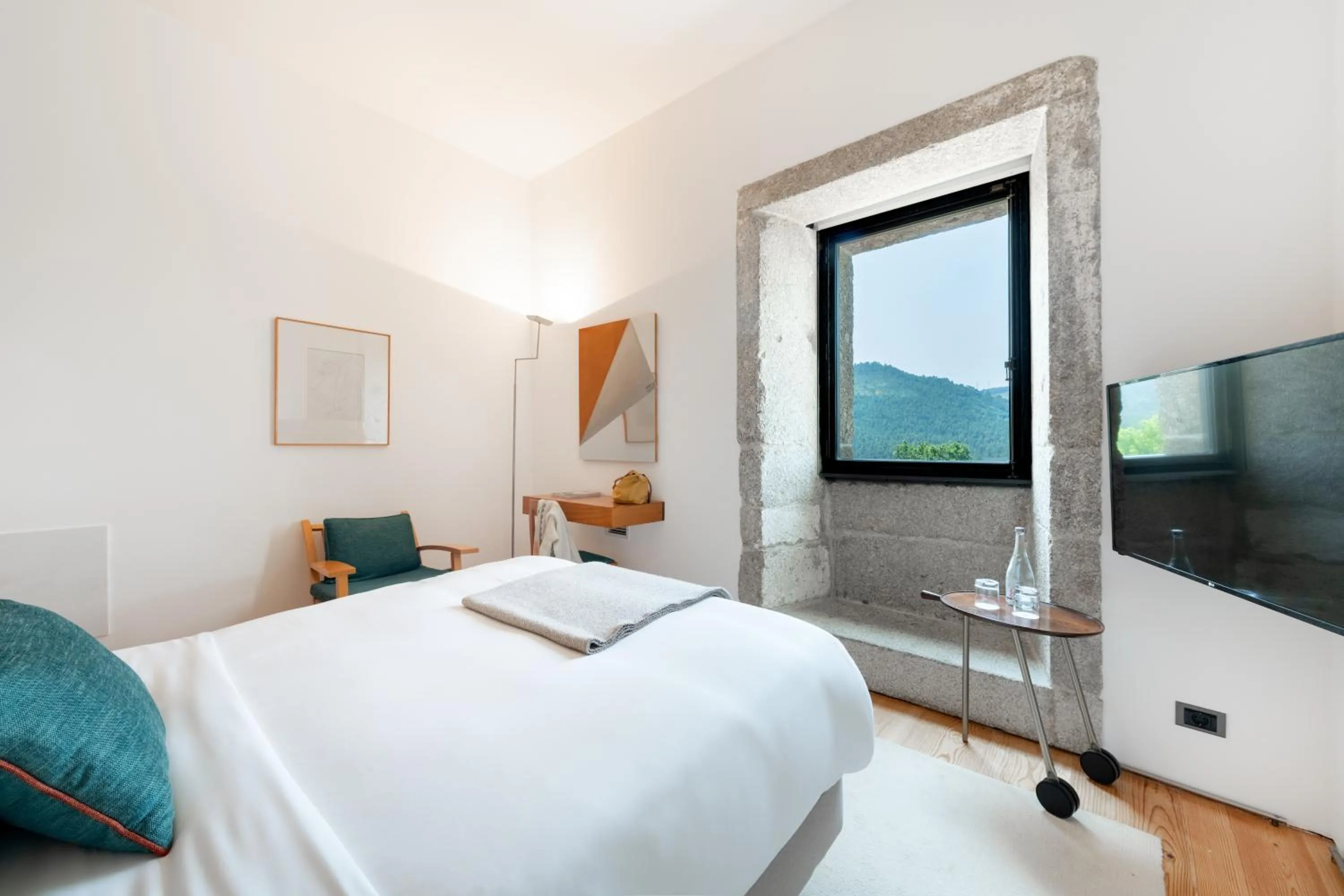 View (from property/room), Bed in Pousada Mosteiro de Amares