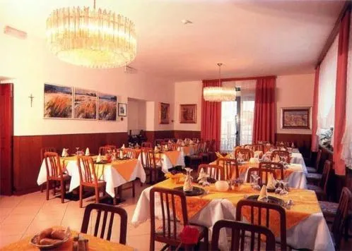 Restaurant/places to eat in Albergo Due Spade